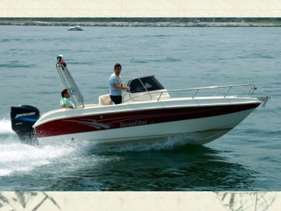 TF 22 Sundeck · 2005