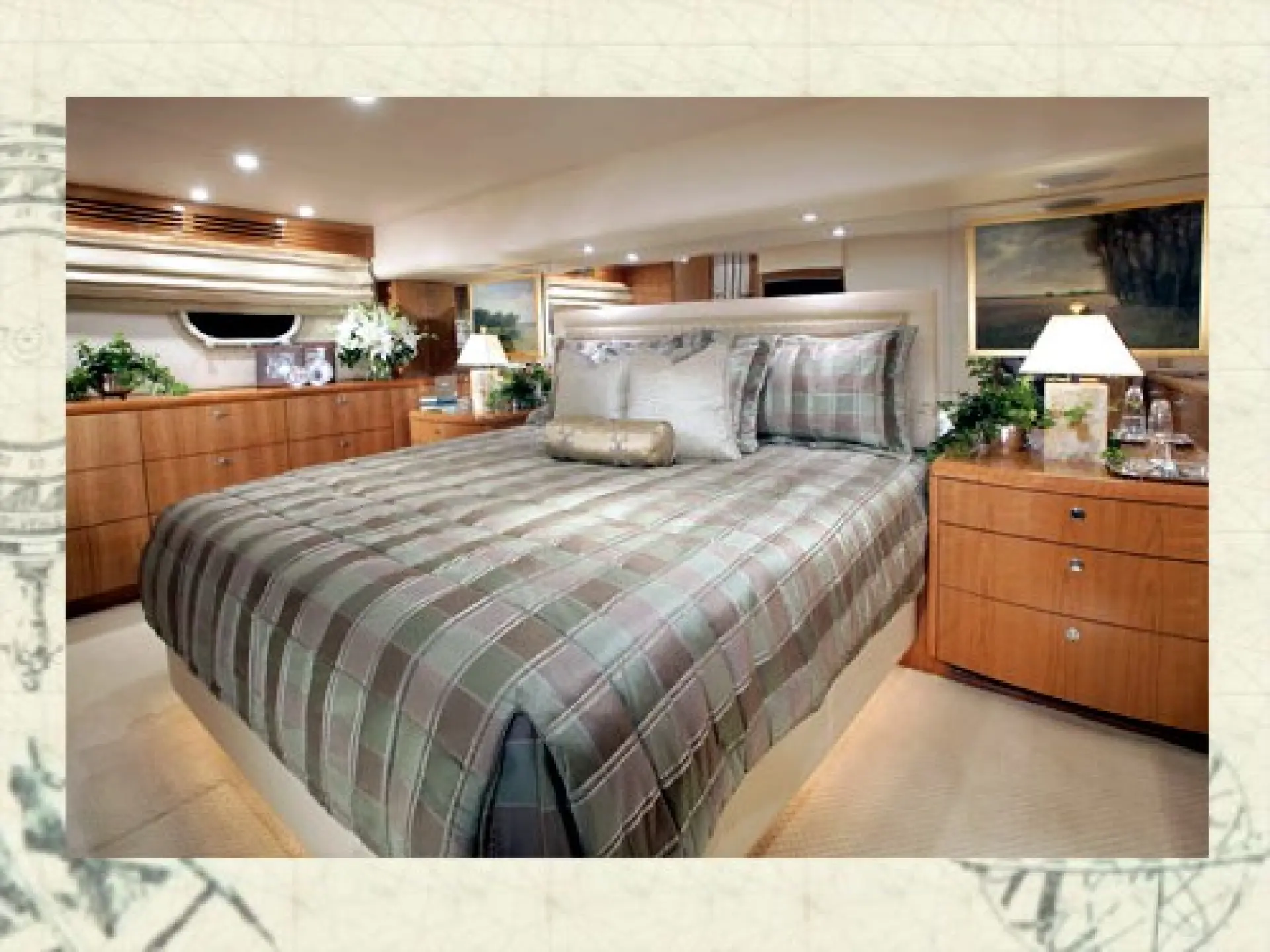 Hatteras 64 Convertible — 8/12