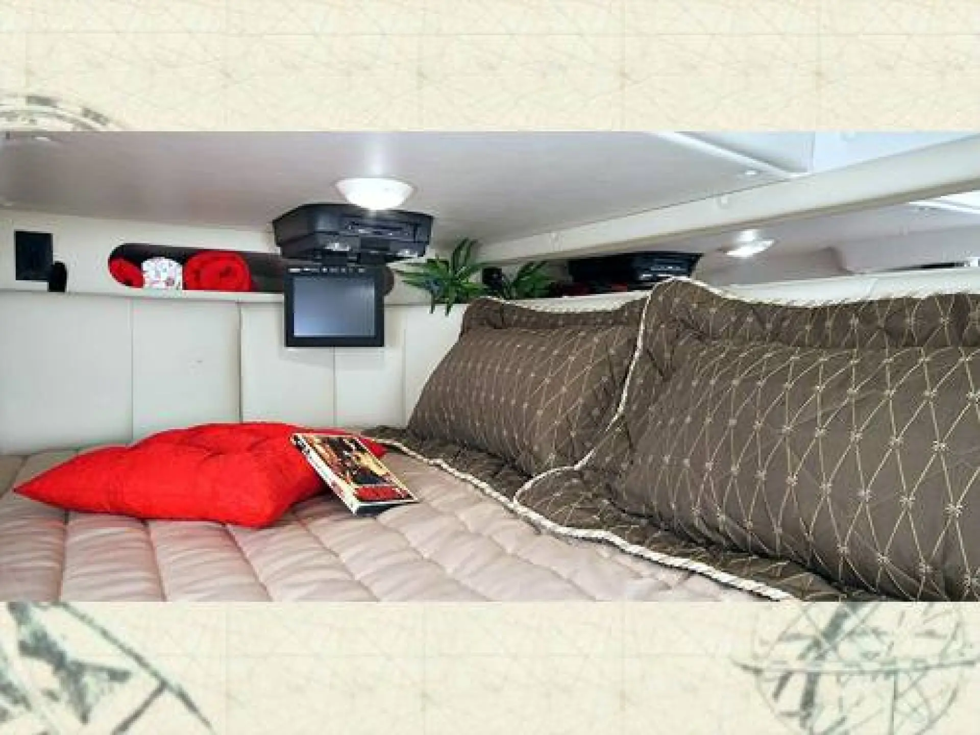 Rinker 320 Express Cruiser — 11/13