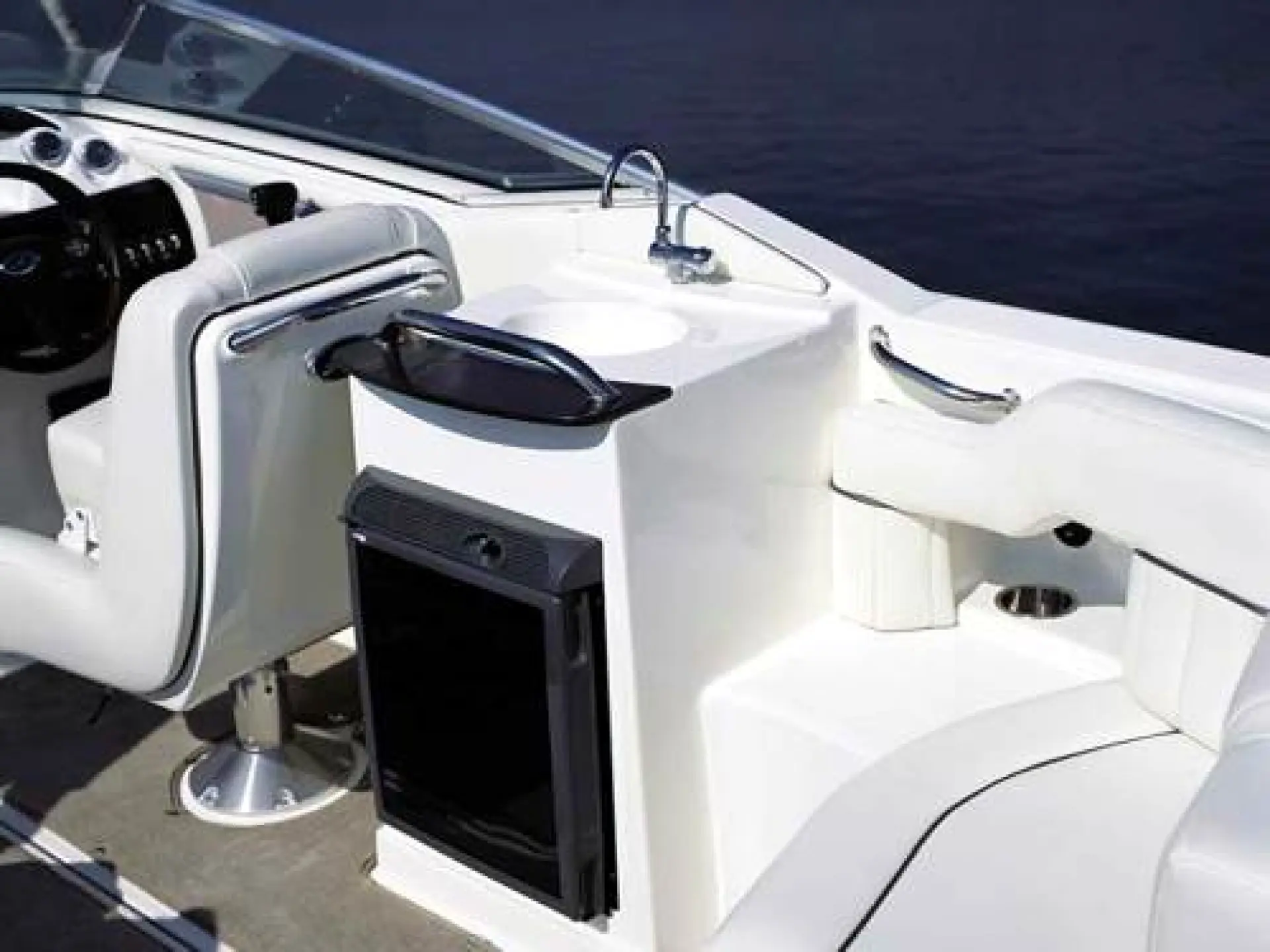 Sea Ray 250 Select EX — 9/10