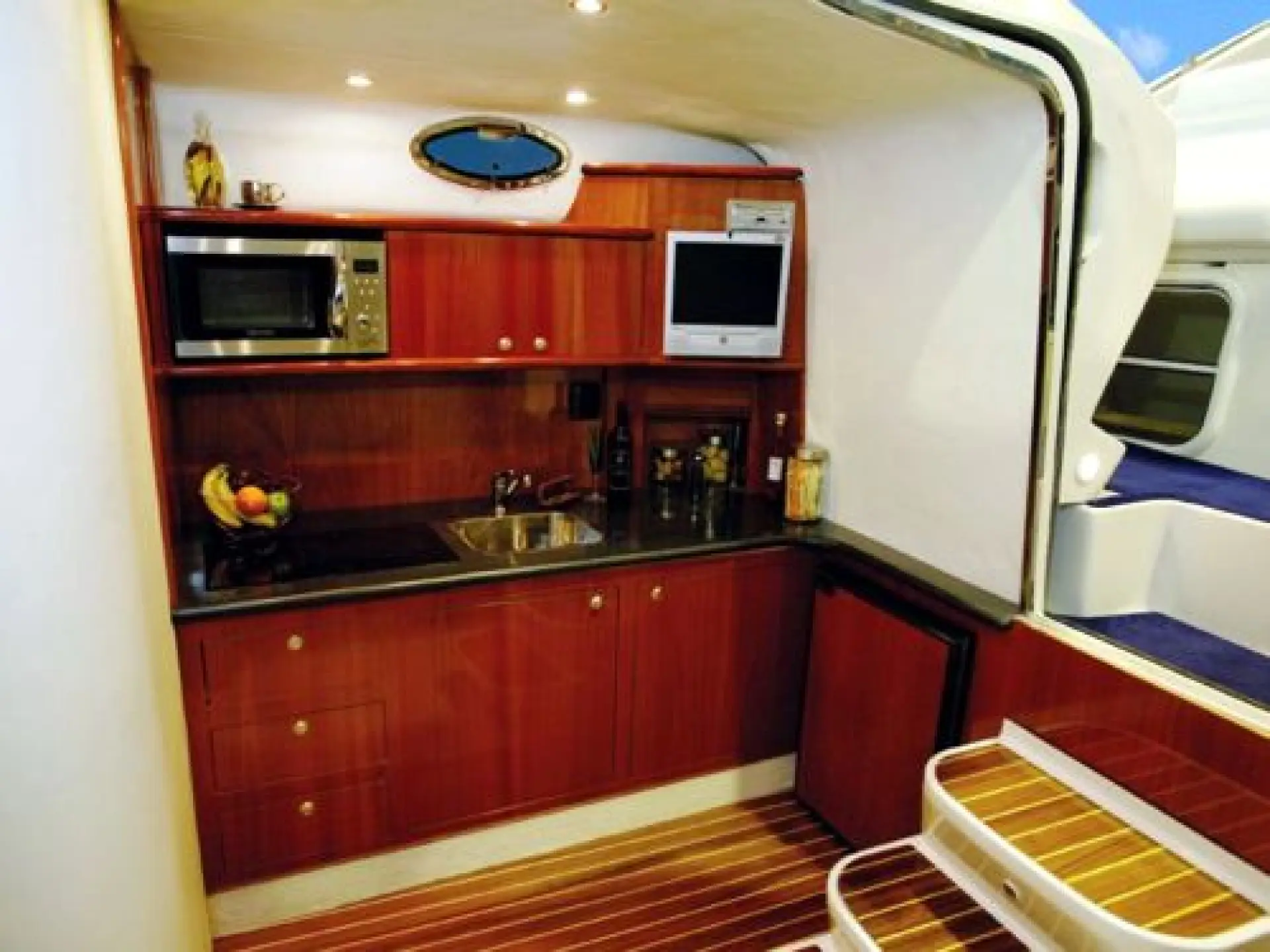 Mustang 4200 Sports Cruiser — 8/11