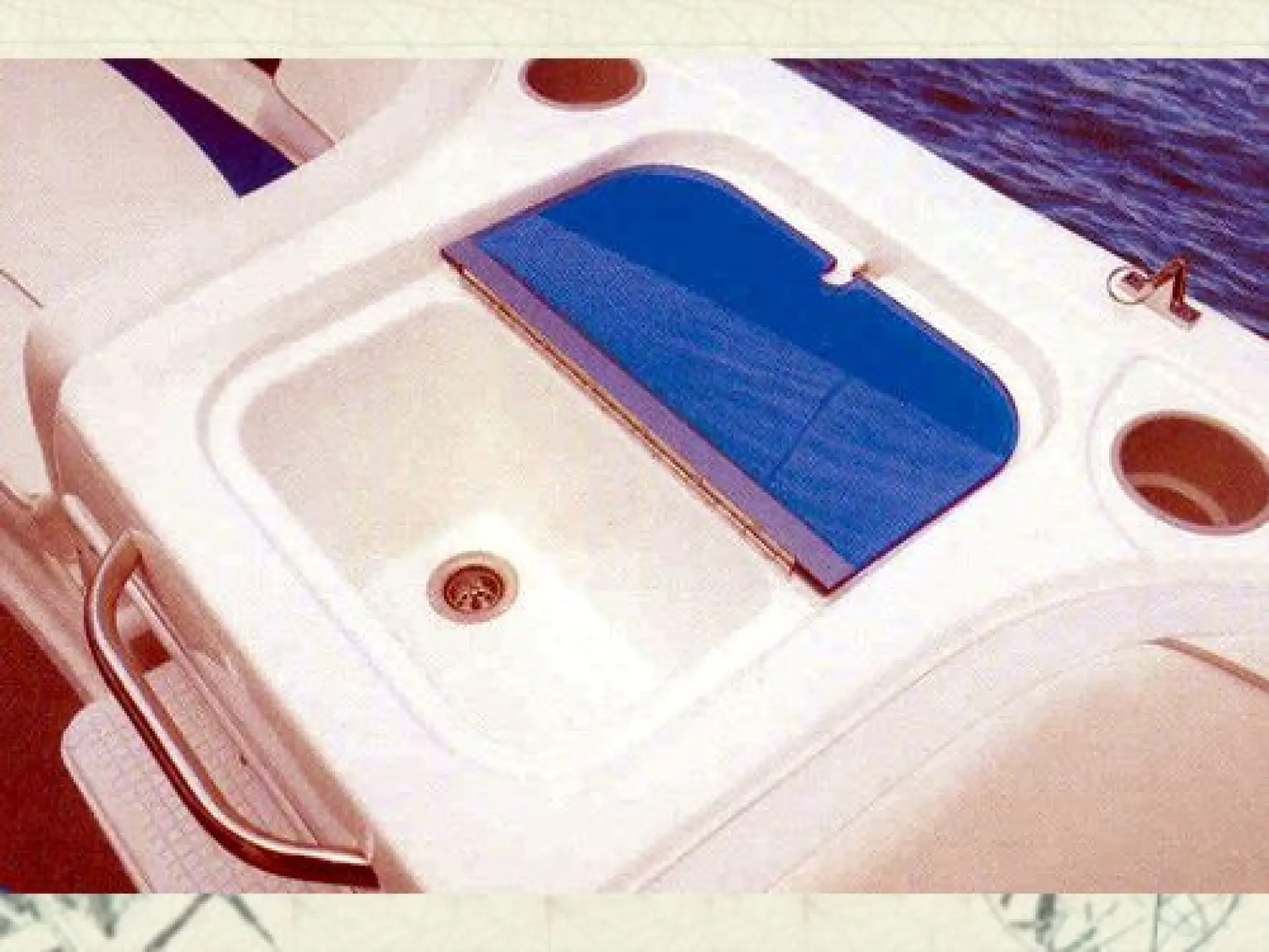 Bayliner 217 Deck Boat — 4/5