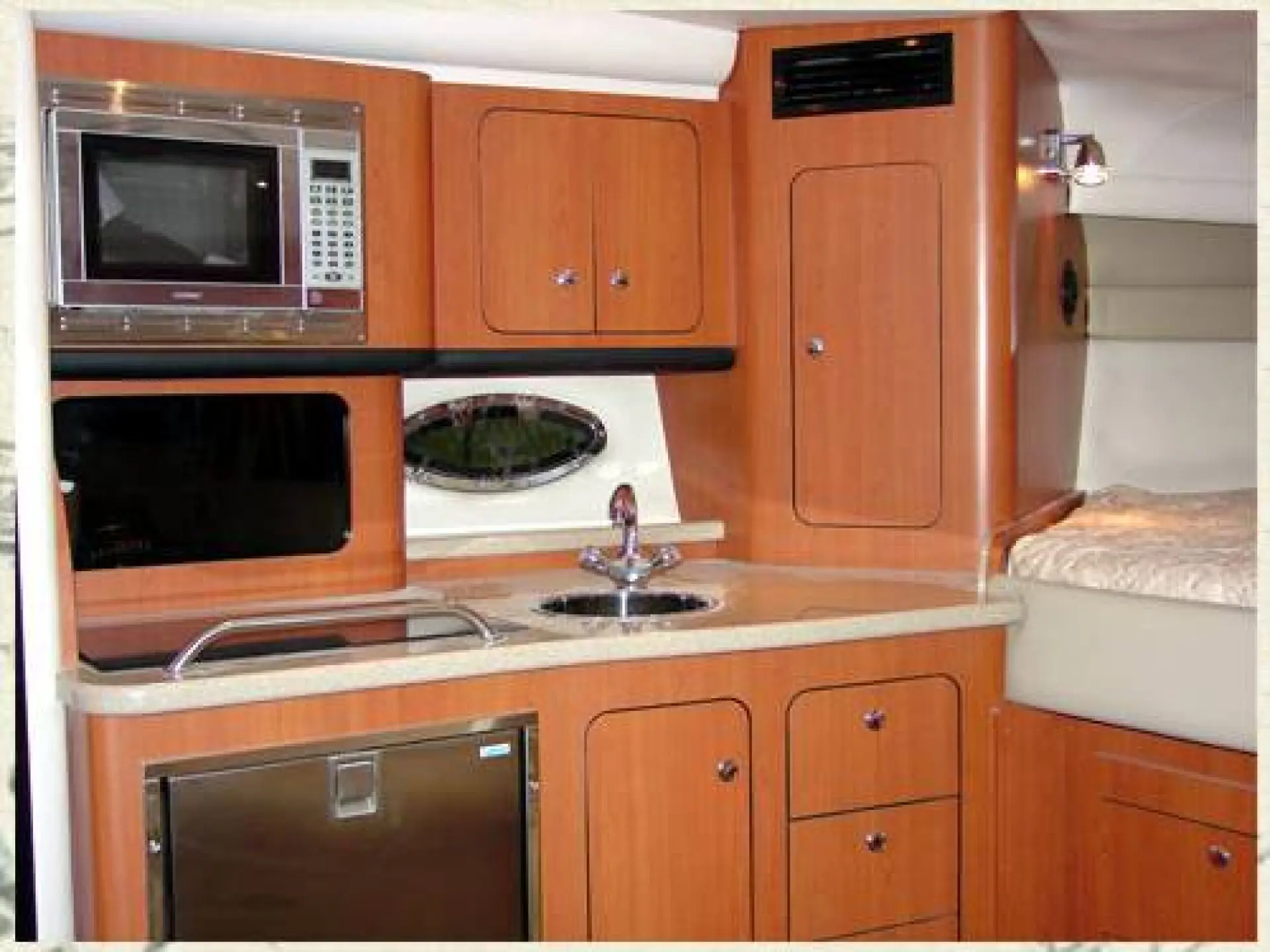 Crownline 340 CR — 8/9