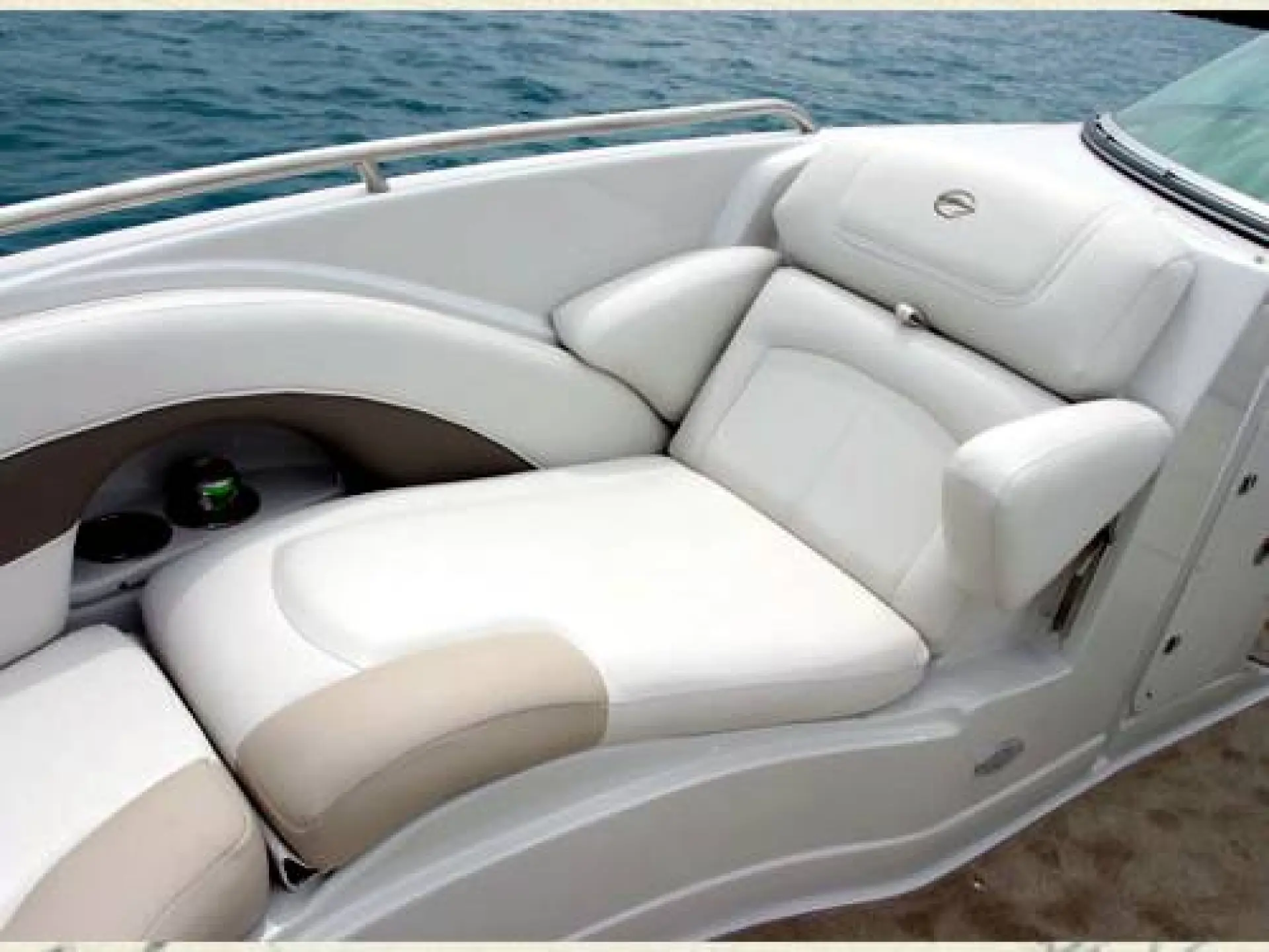 Crownline 240 LS — 2/5