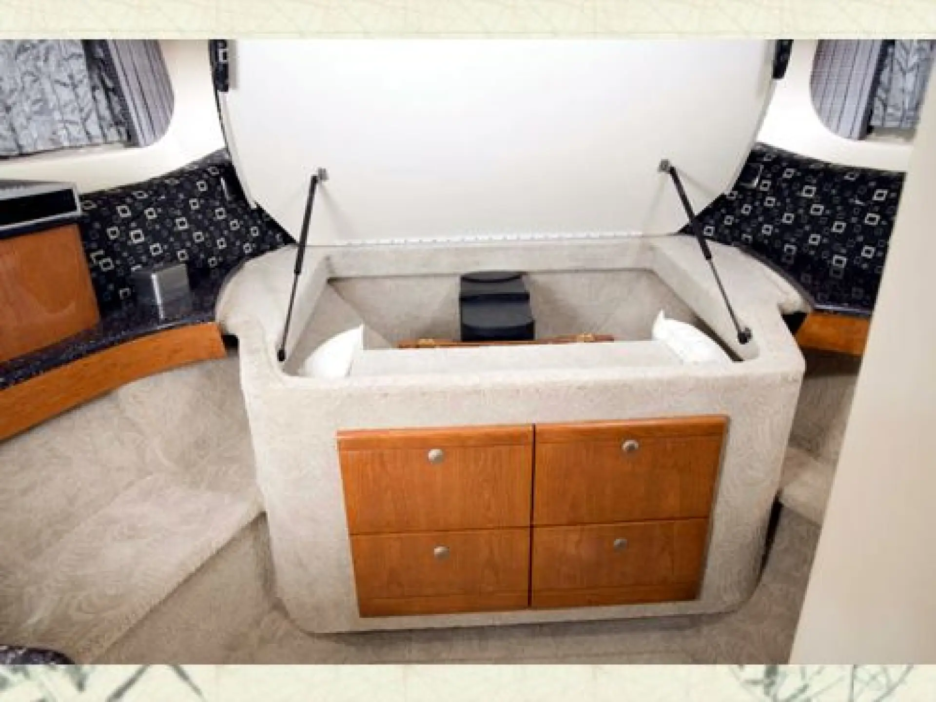Formula 48 Yacht — 26/31