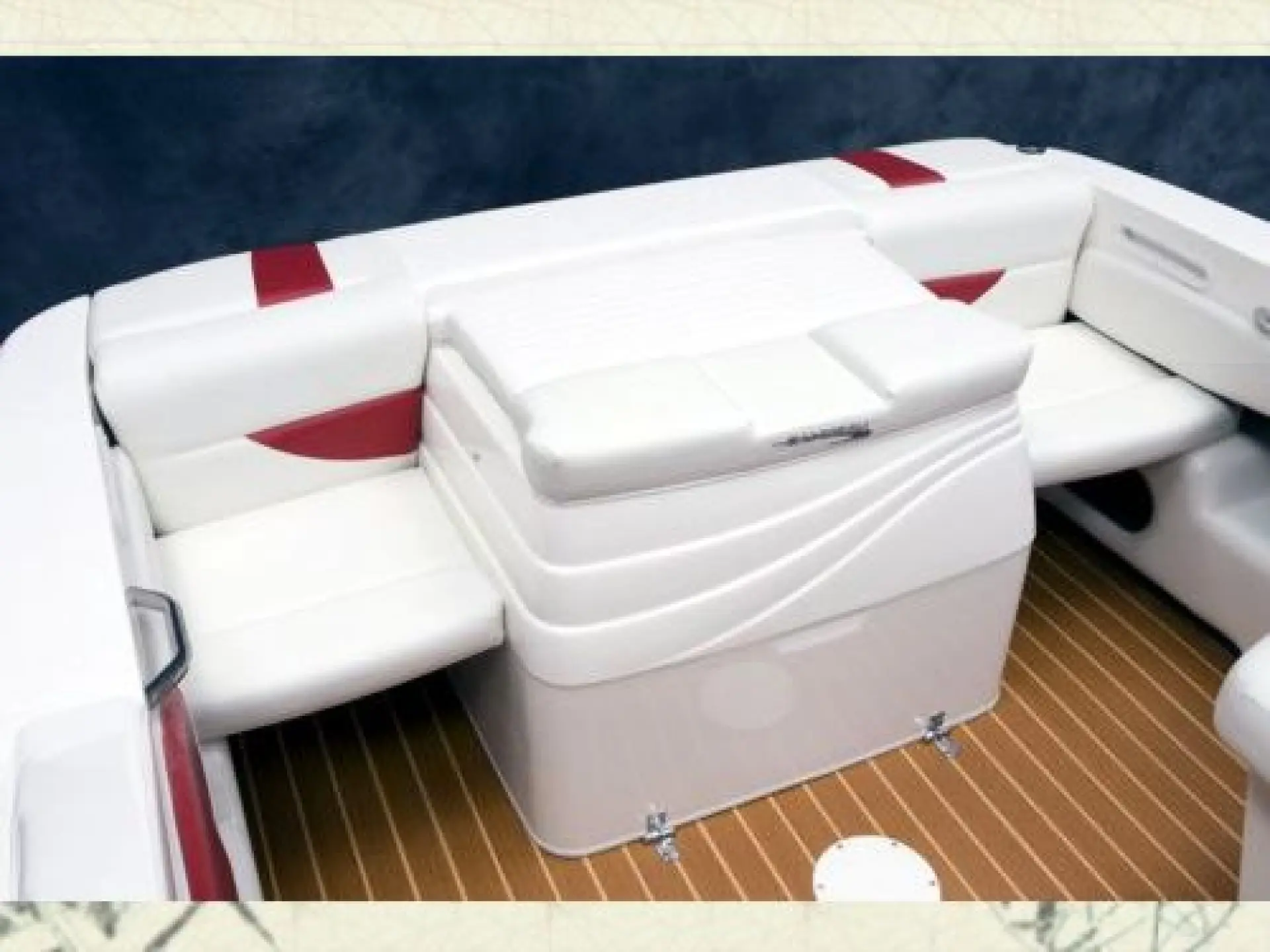 Glastron GT 209 Cuddy Cabin — 2/8