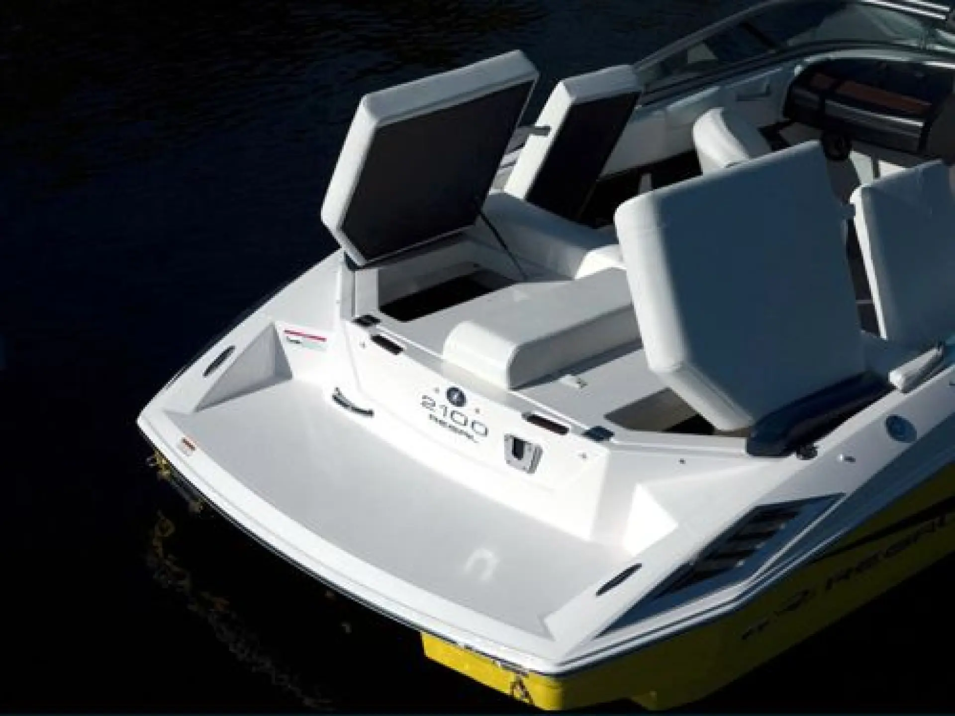 Regal 2100 Bowrider — 13/15
