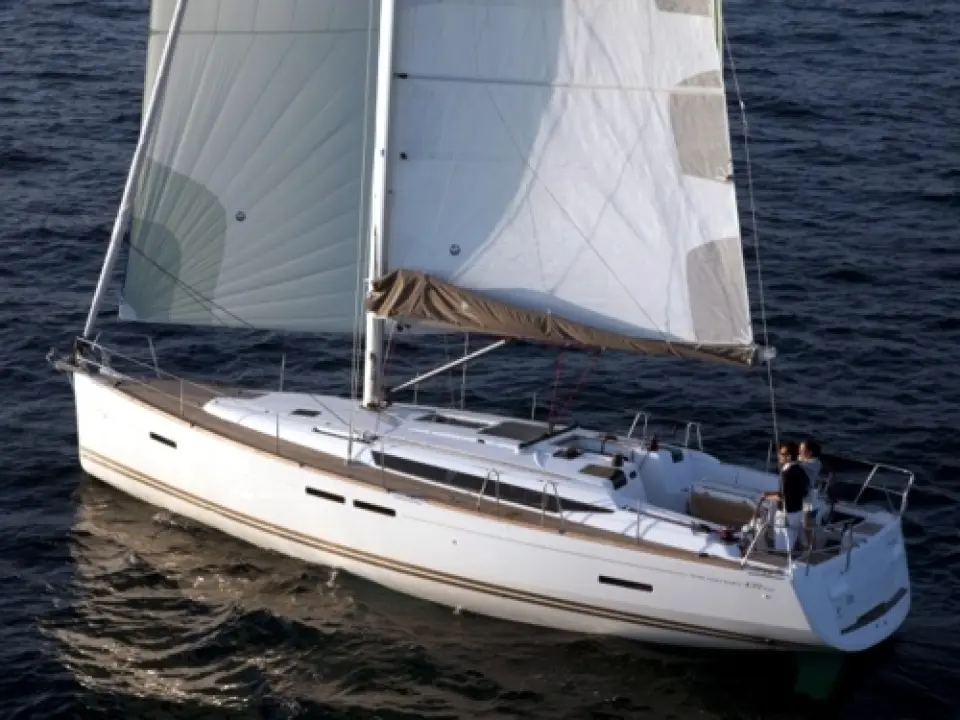 Sun Odyssey 439 · 2011