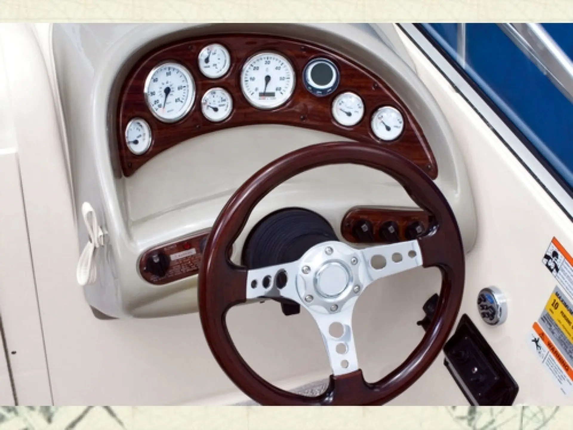 Glastron GT 249 — 3/9
