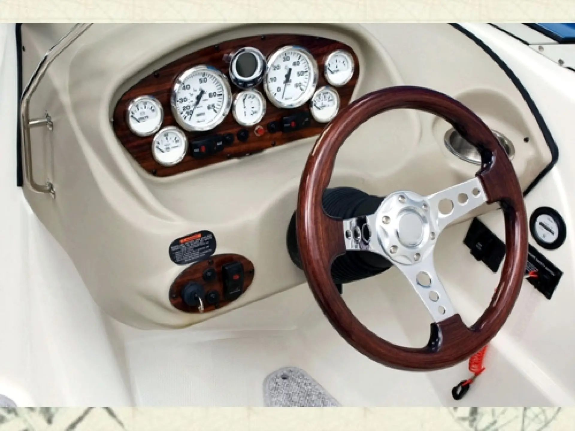 Glastron GT 225 — 3/5