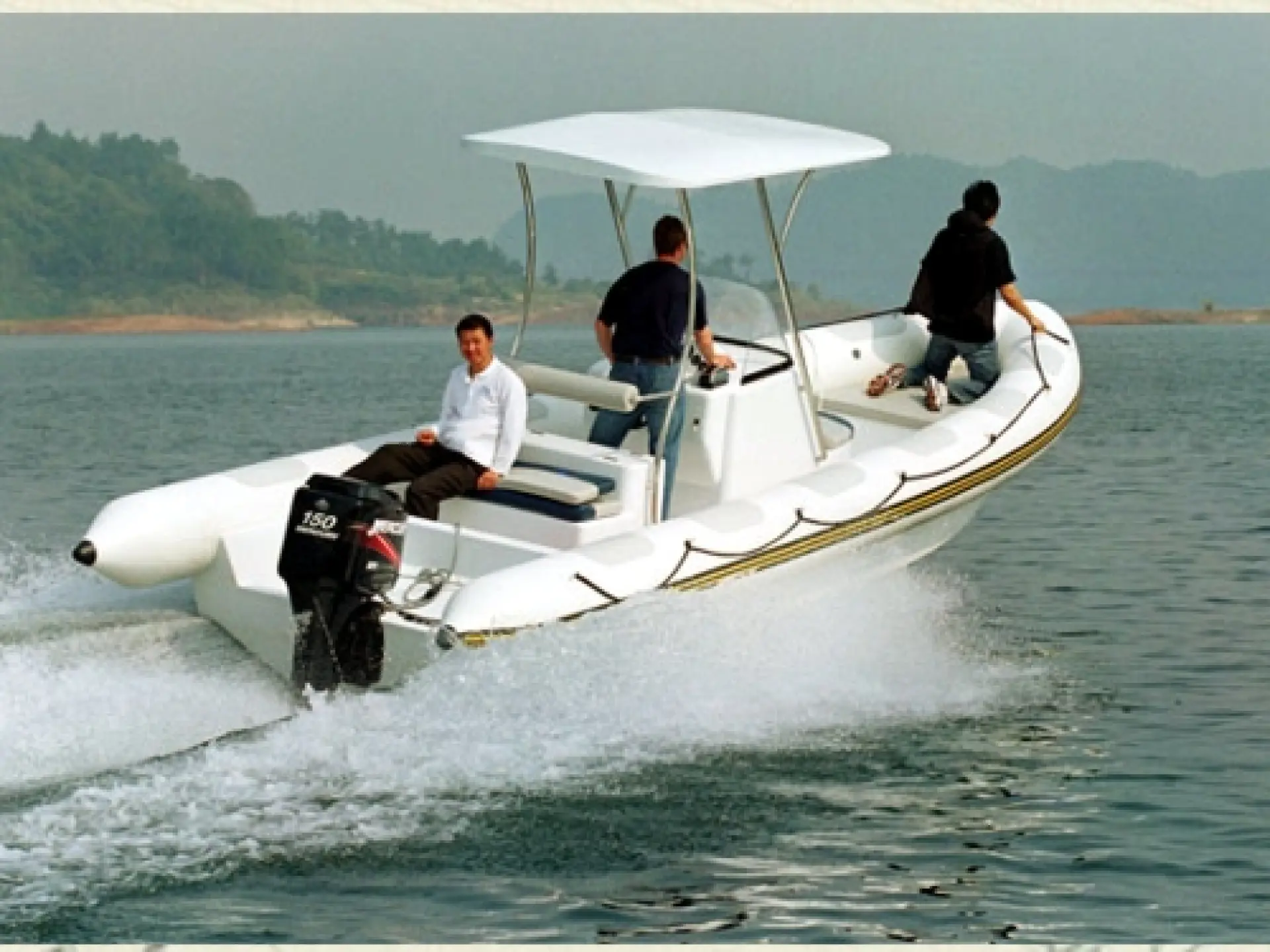 Atomix RHIB 820 Adventurer — 3/4