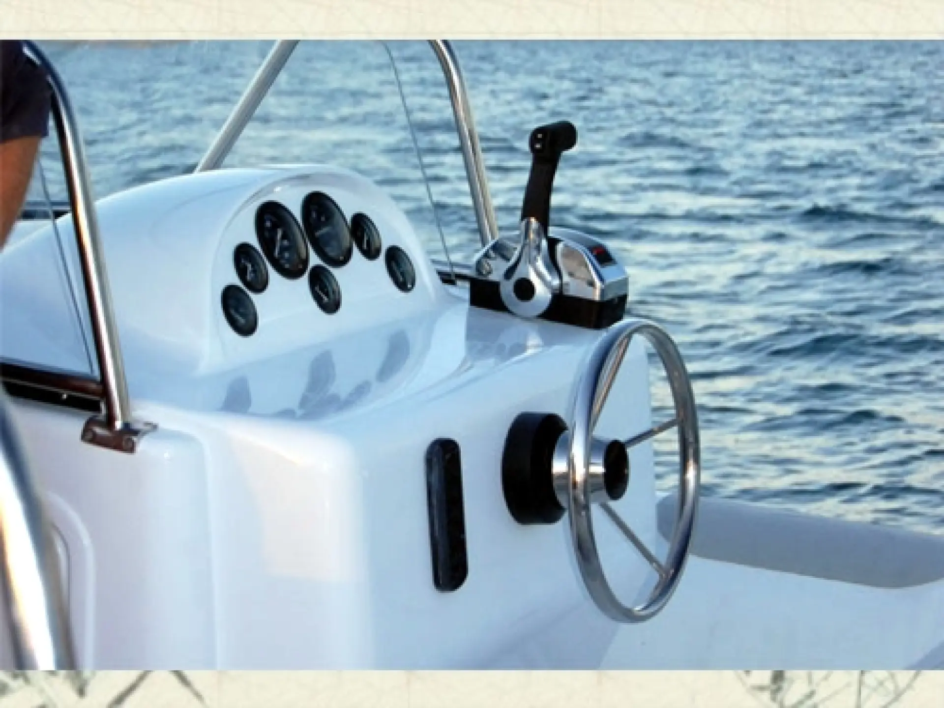 Atomix RHIB 820 Adventurer — 4/4