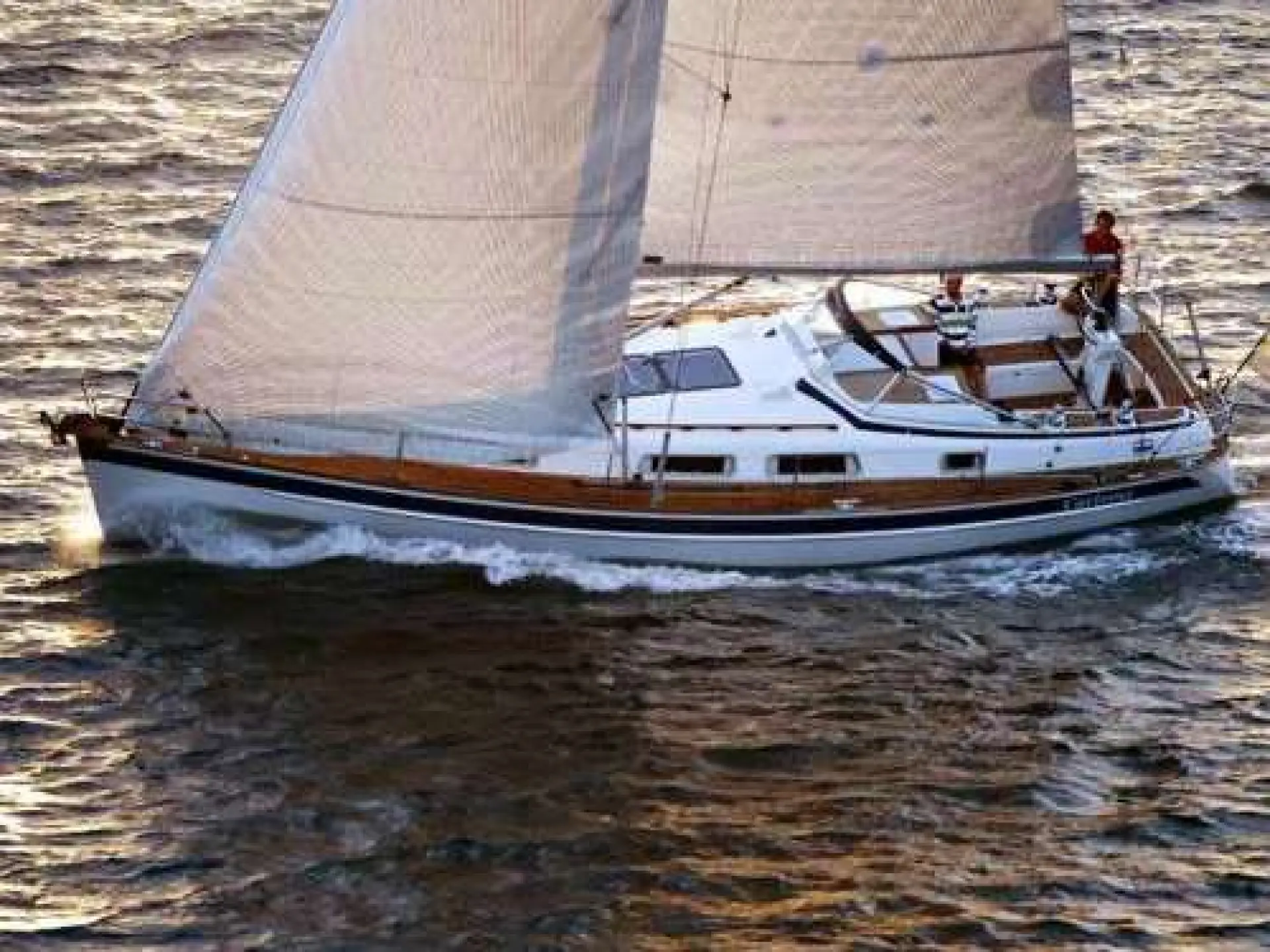 Hallberg Rassy 372 — 3/30