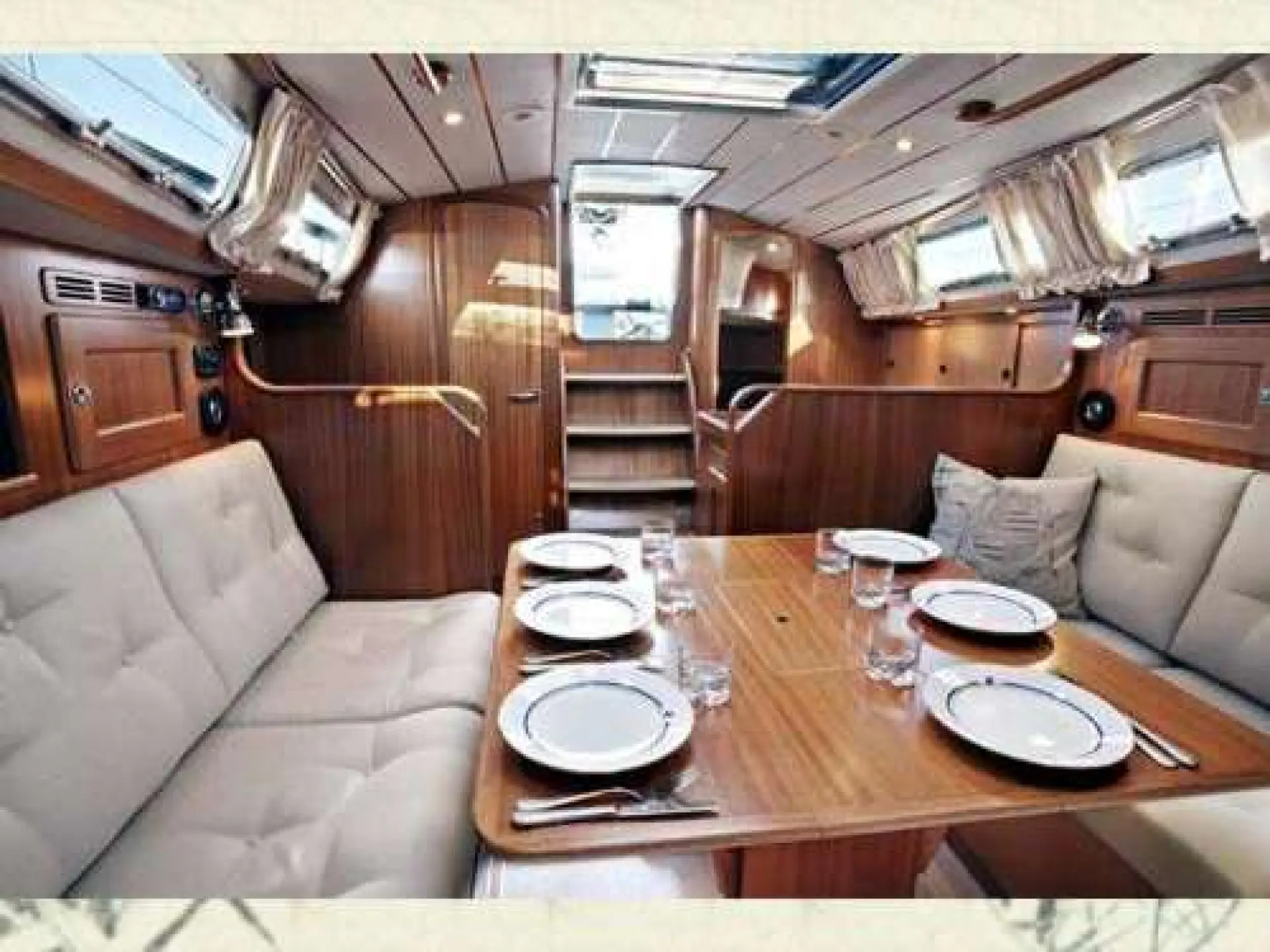 Hallberg Rassy 372 — 13/30