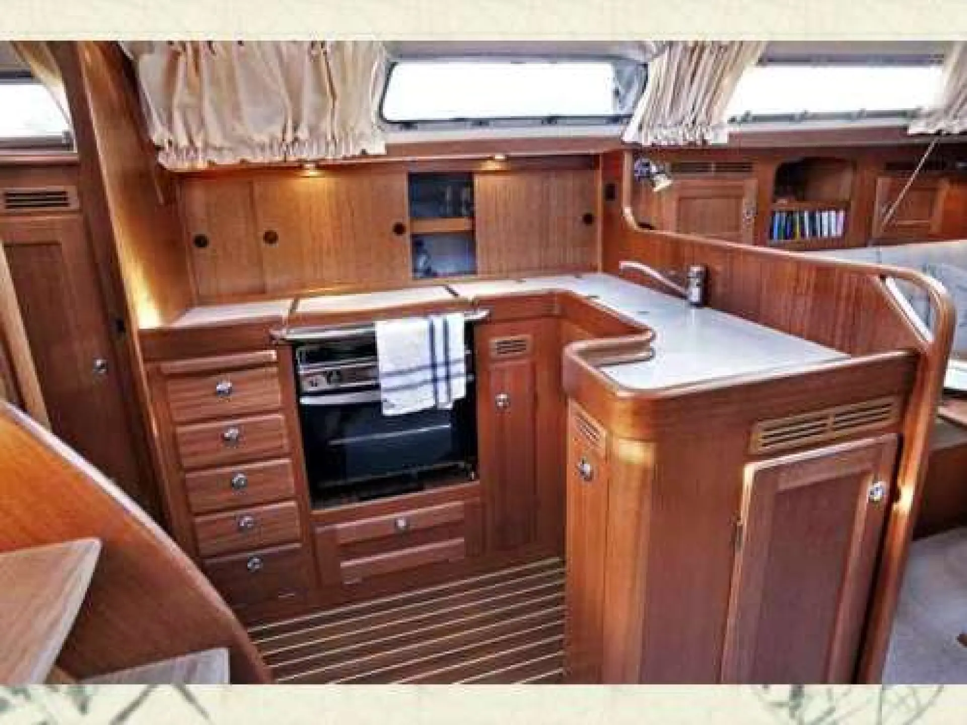 Hallberg Rassy 372 — 14/30