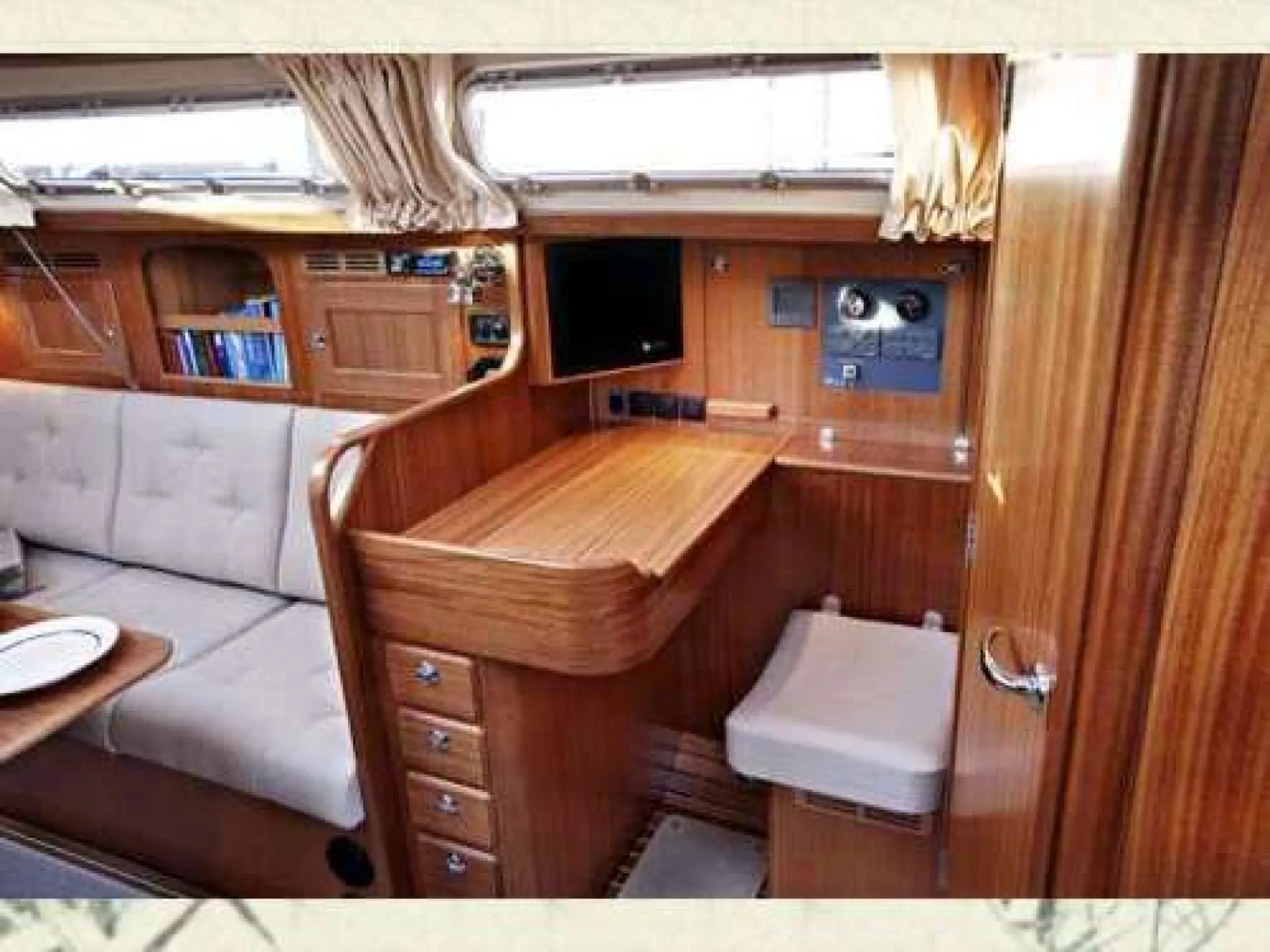 Hallberg Rassy 372 — 16/30
