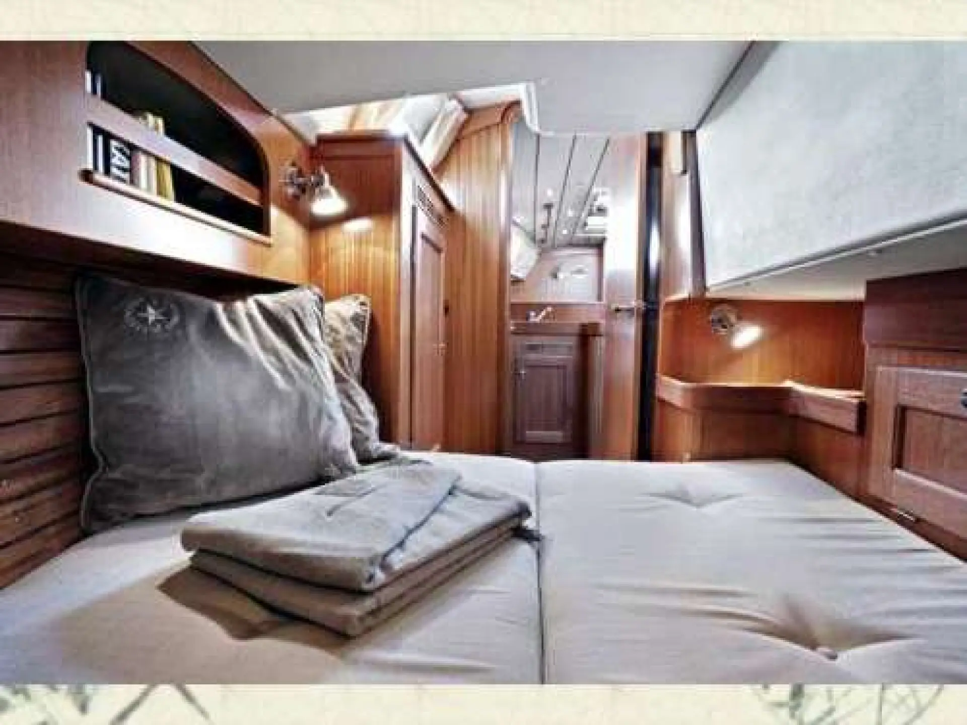 Hallberg Rassy 372 — 18/30