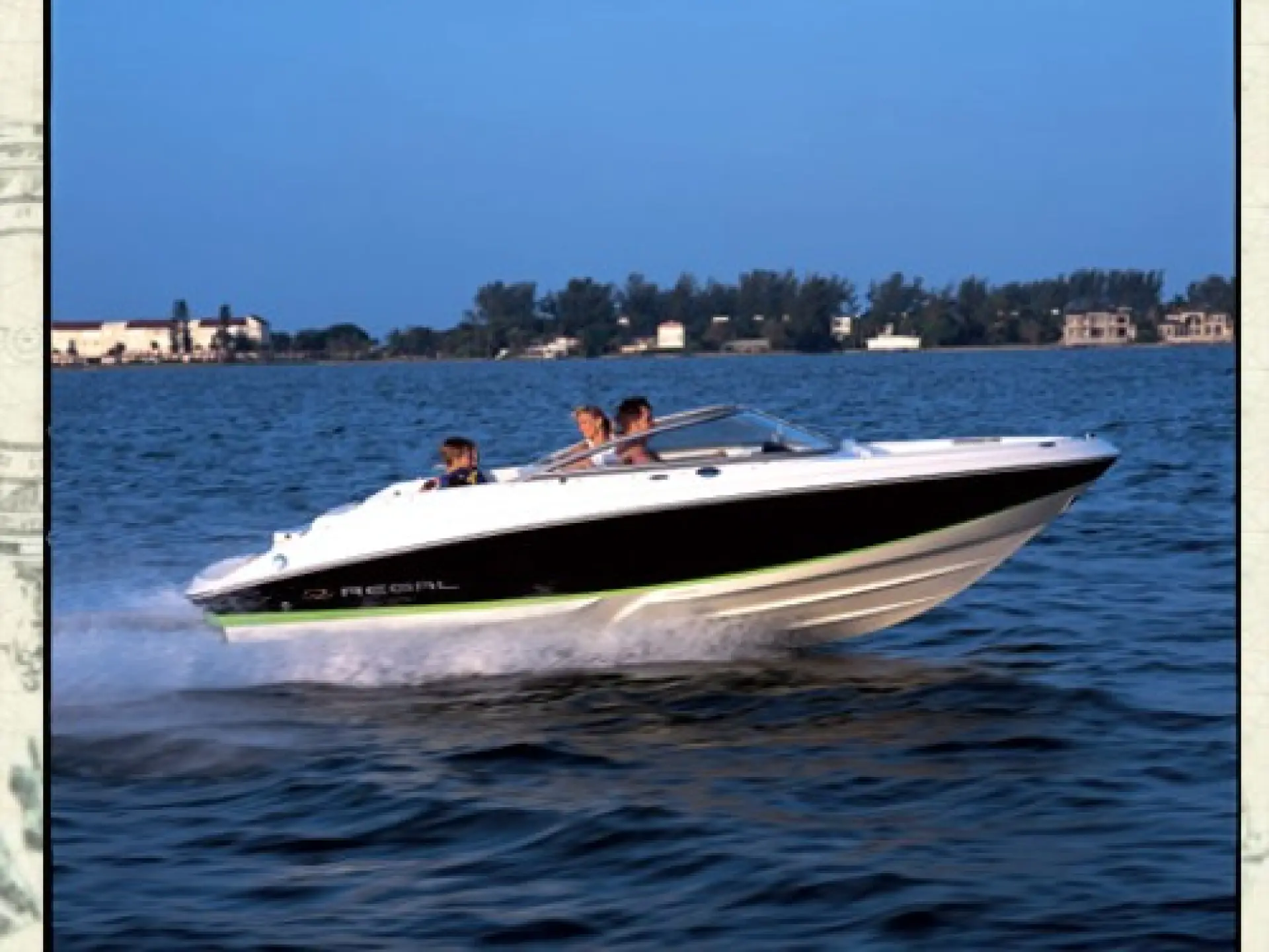 Regal 2000 Bowrider — 1/6