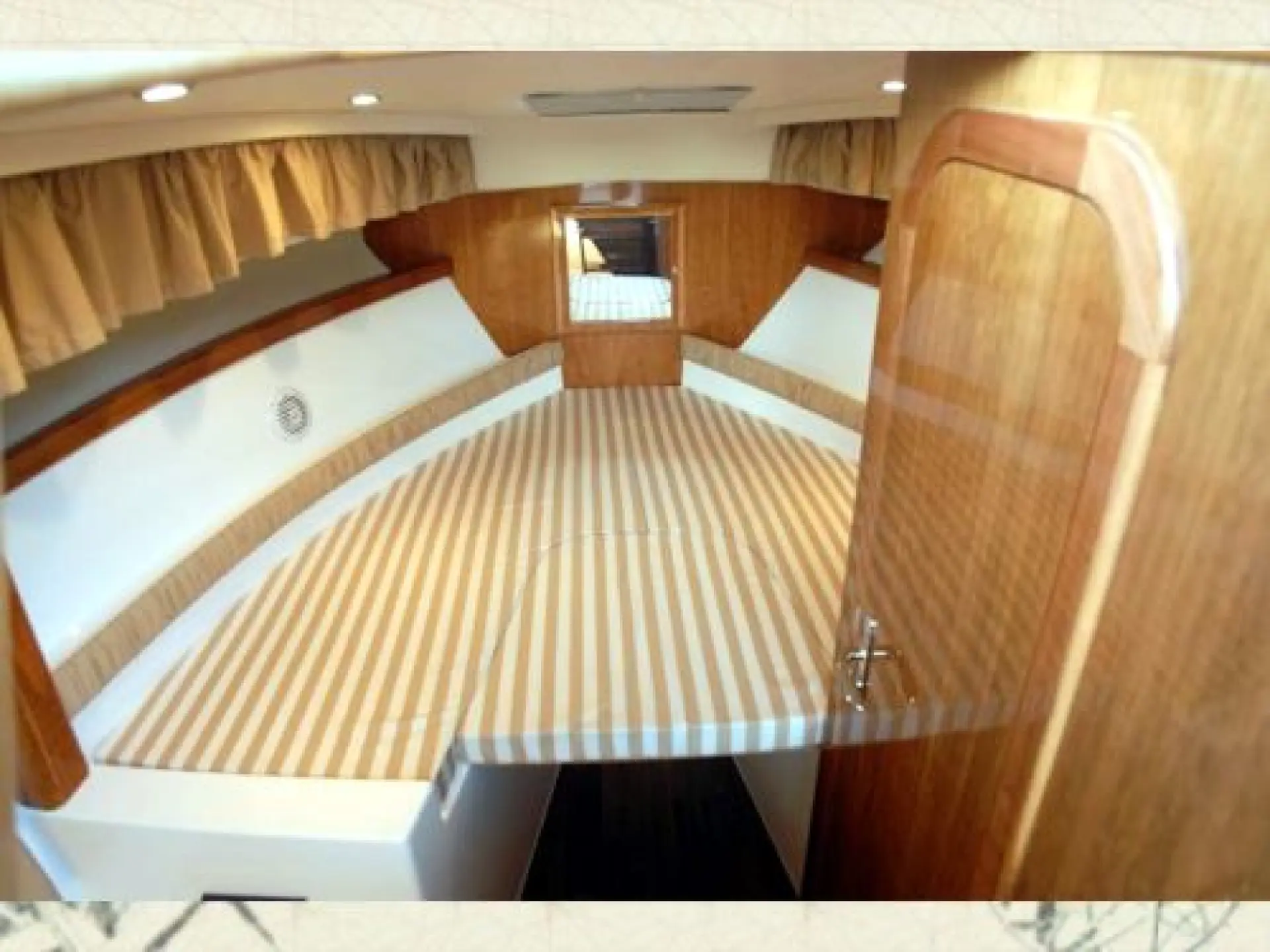 Mimi 780 Cabin Fish — 3/4