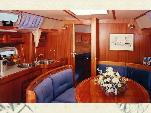 Bavaria 370 — 5/9