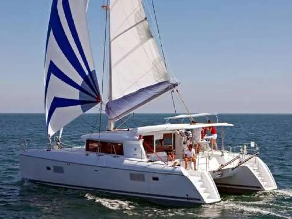 Lagoon 421 · 2009