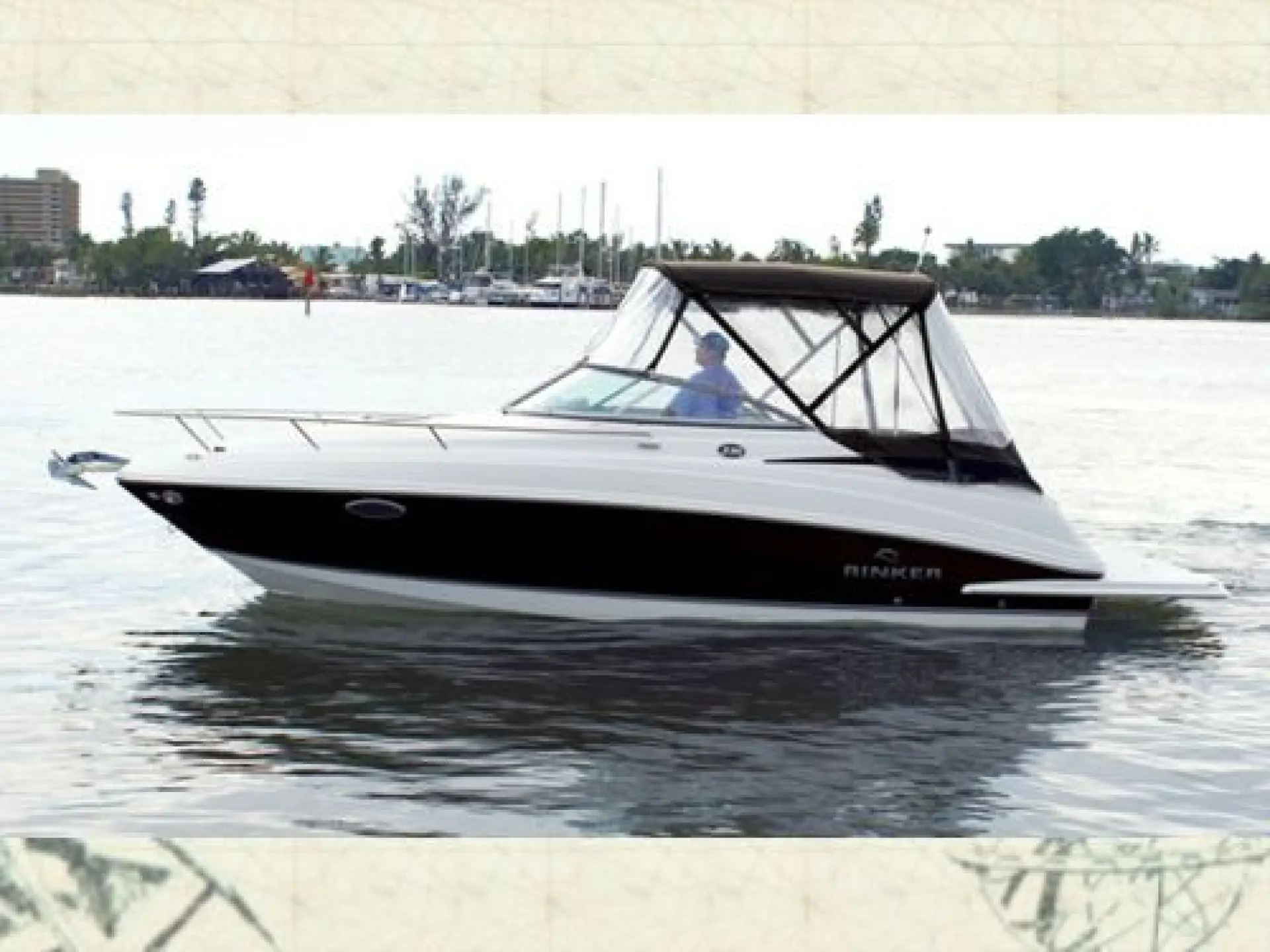 Rinker 230 Express Cruisers C — 2/5