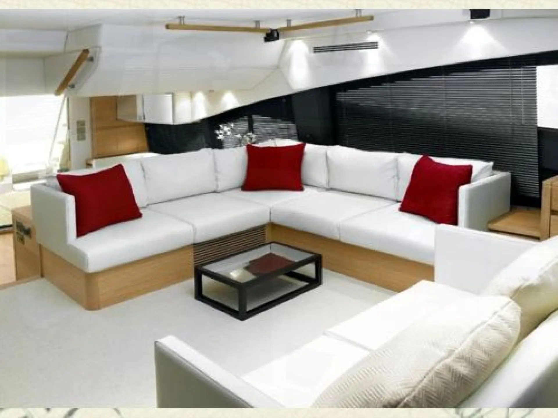 Sealine T 60 Aura — 4/15