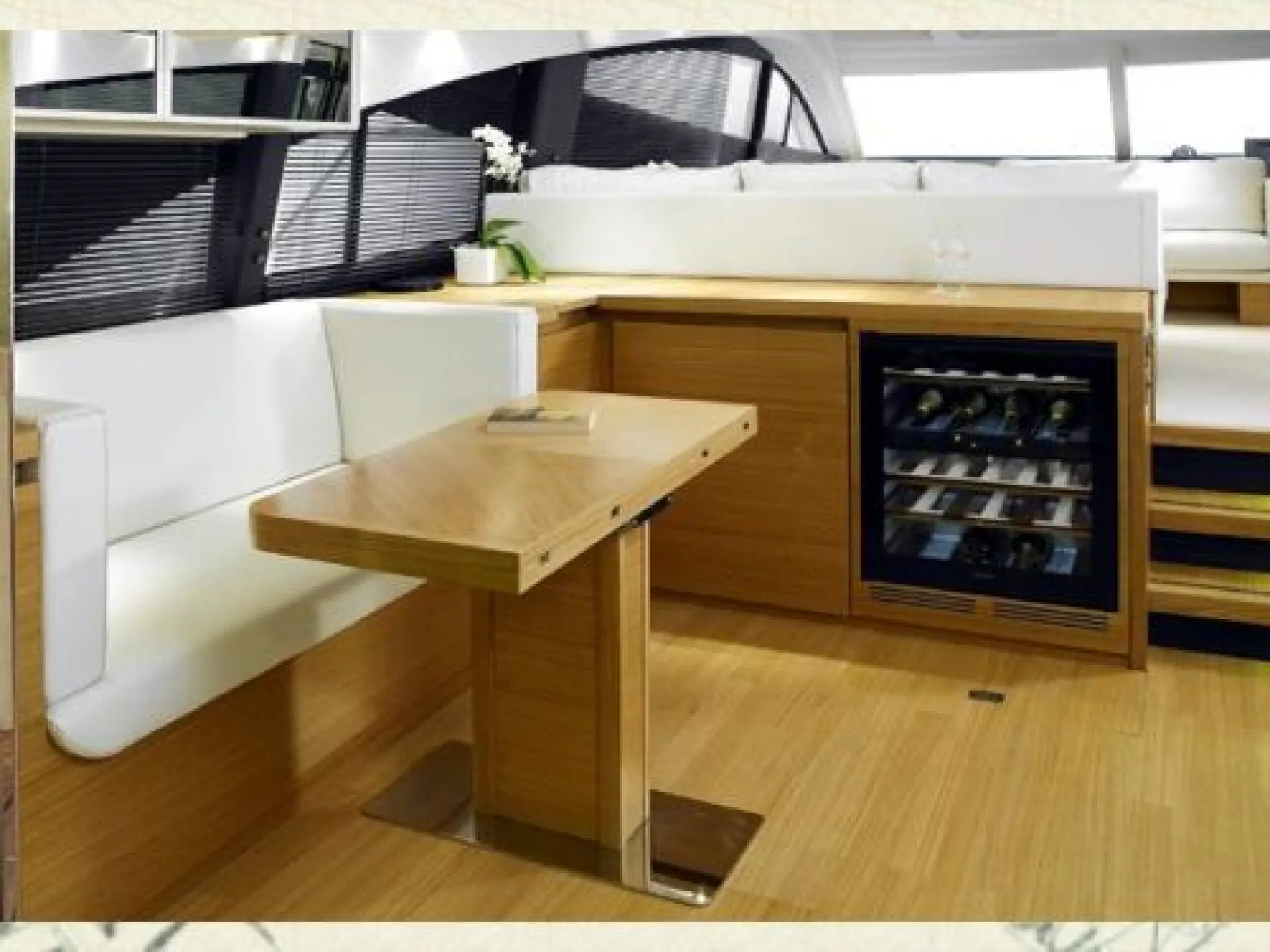 Sealine T 60 Aura — 5/15
