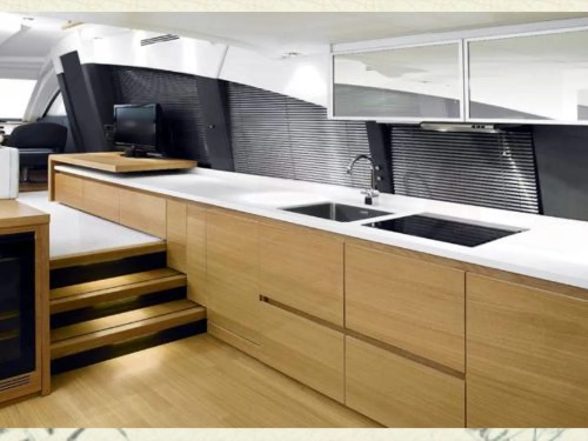 Sealine T 60 Aura — 6/15