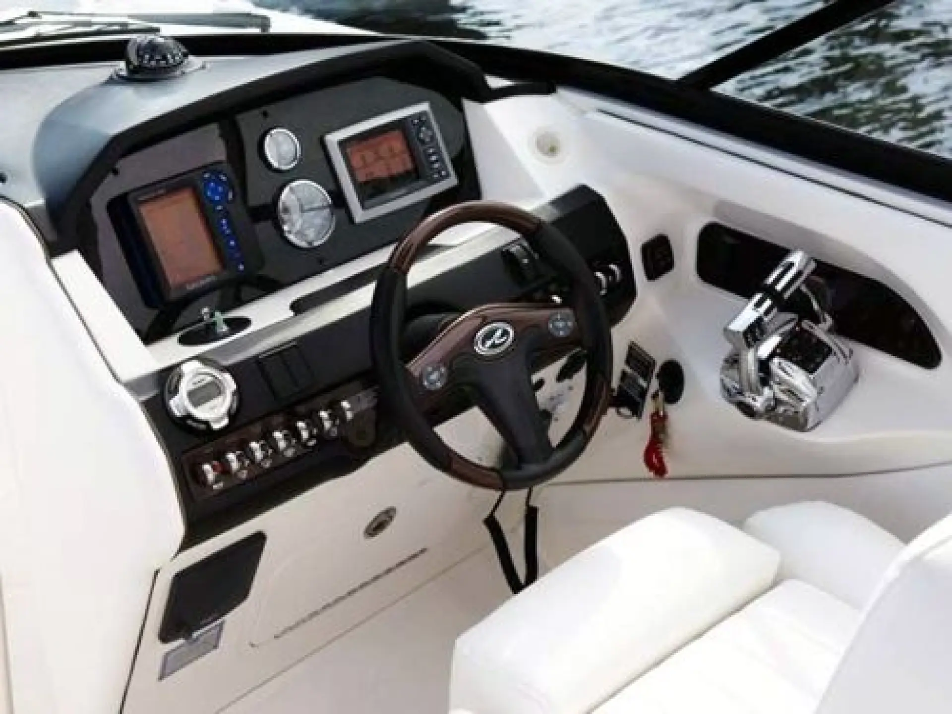 Sea Ray 300 Select EX — 7/8