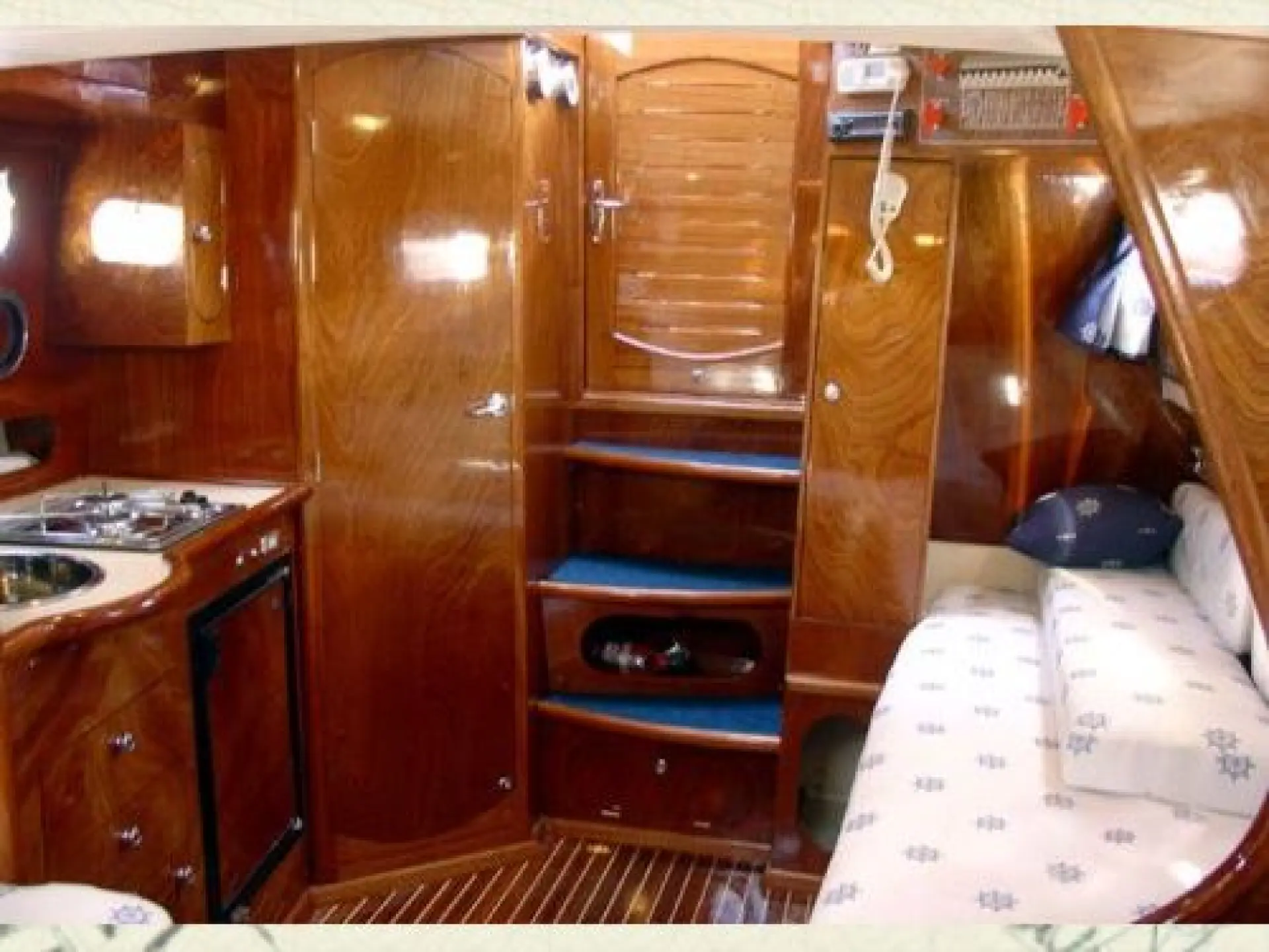 Positano Futura 28 Cabin — 6/9