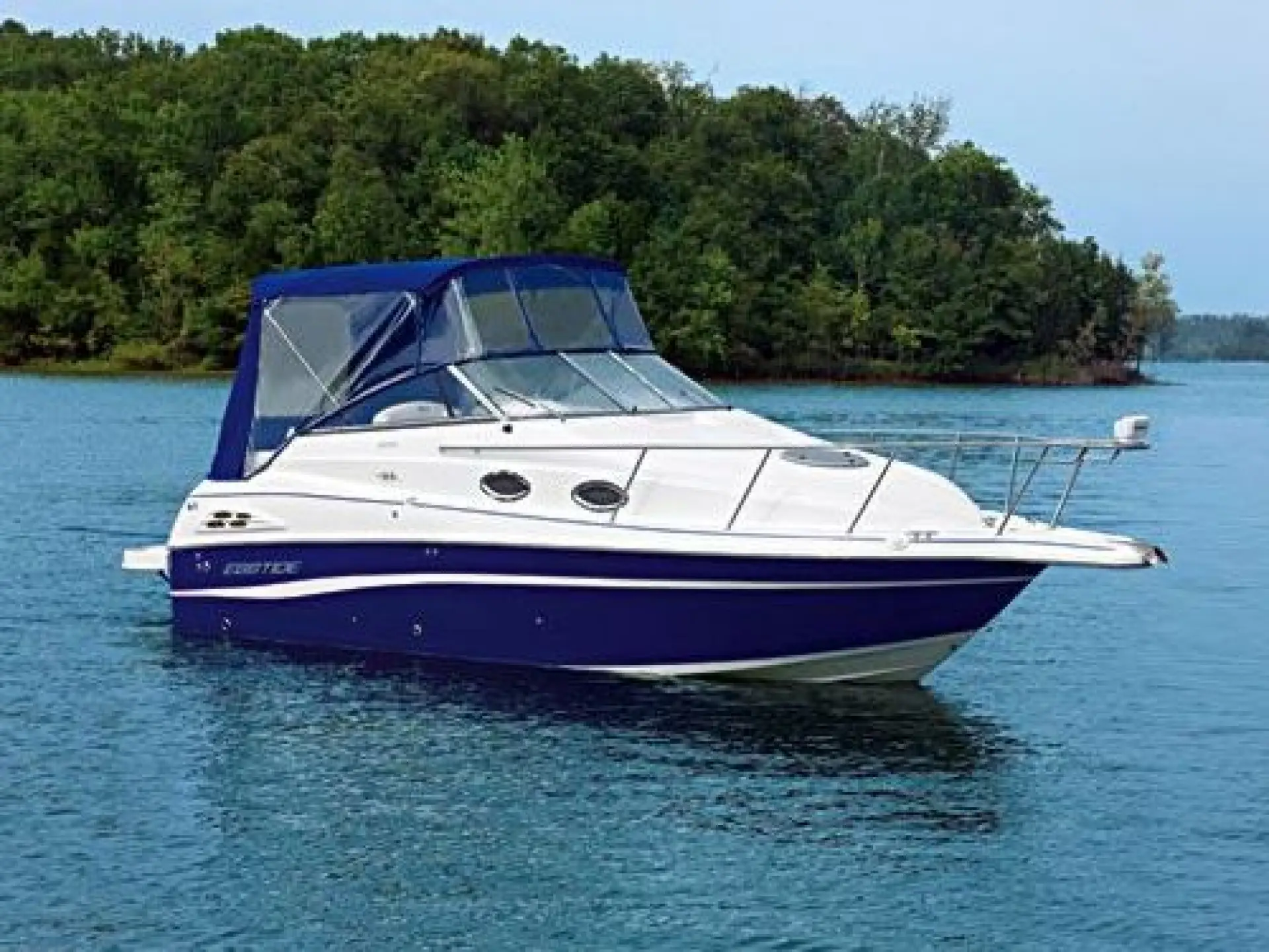Ebbtide 2600 Mid-Cabin — 1/9