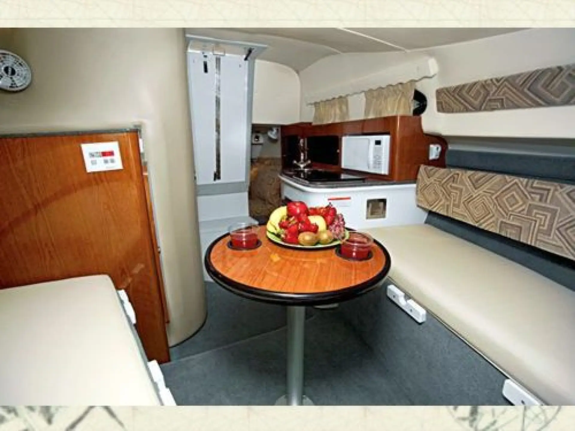 Ebbtide 2600 Mid-Cabin — 7/9