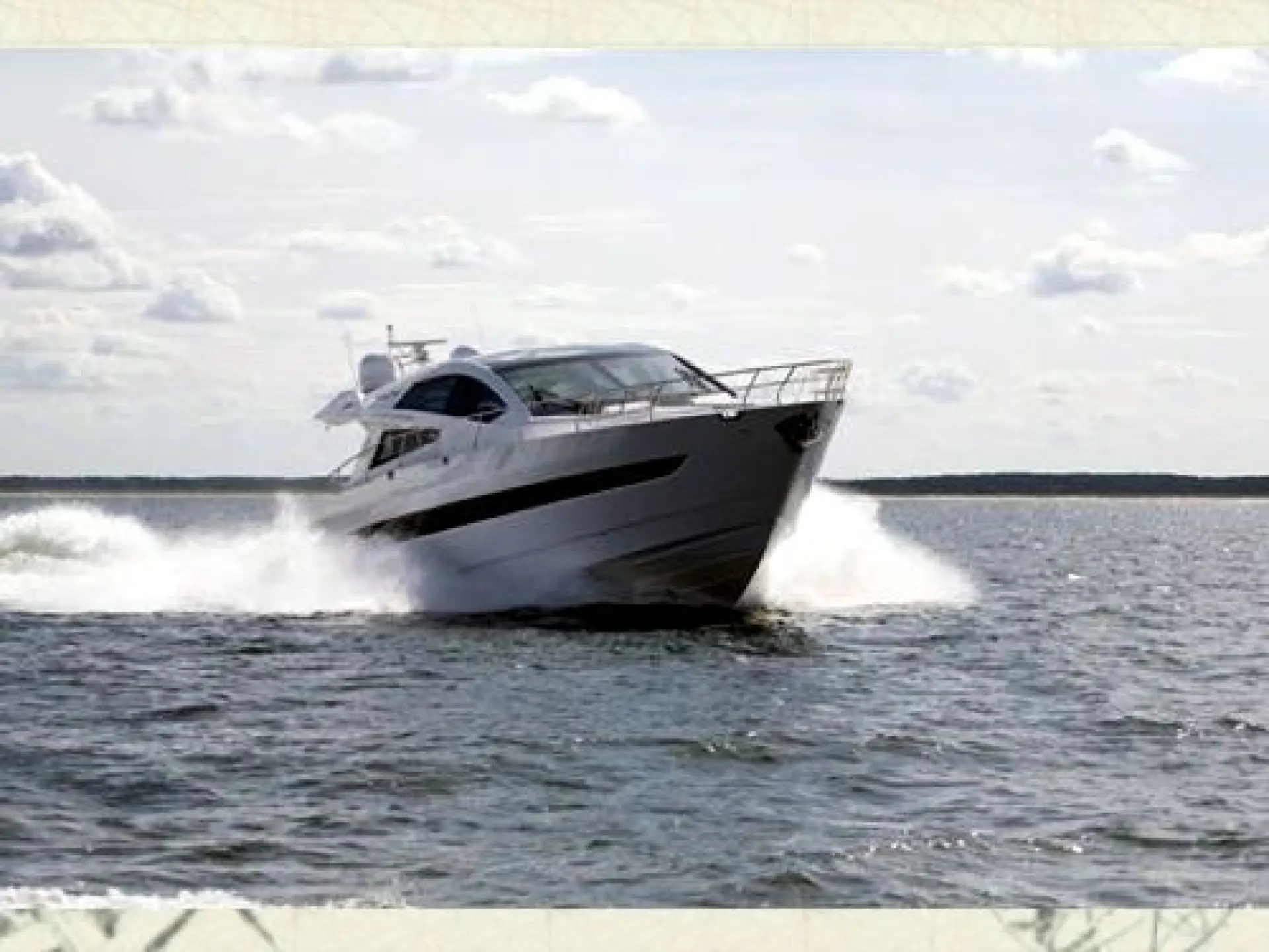 Galeon 700 Raptor — 4/23