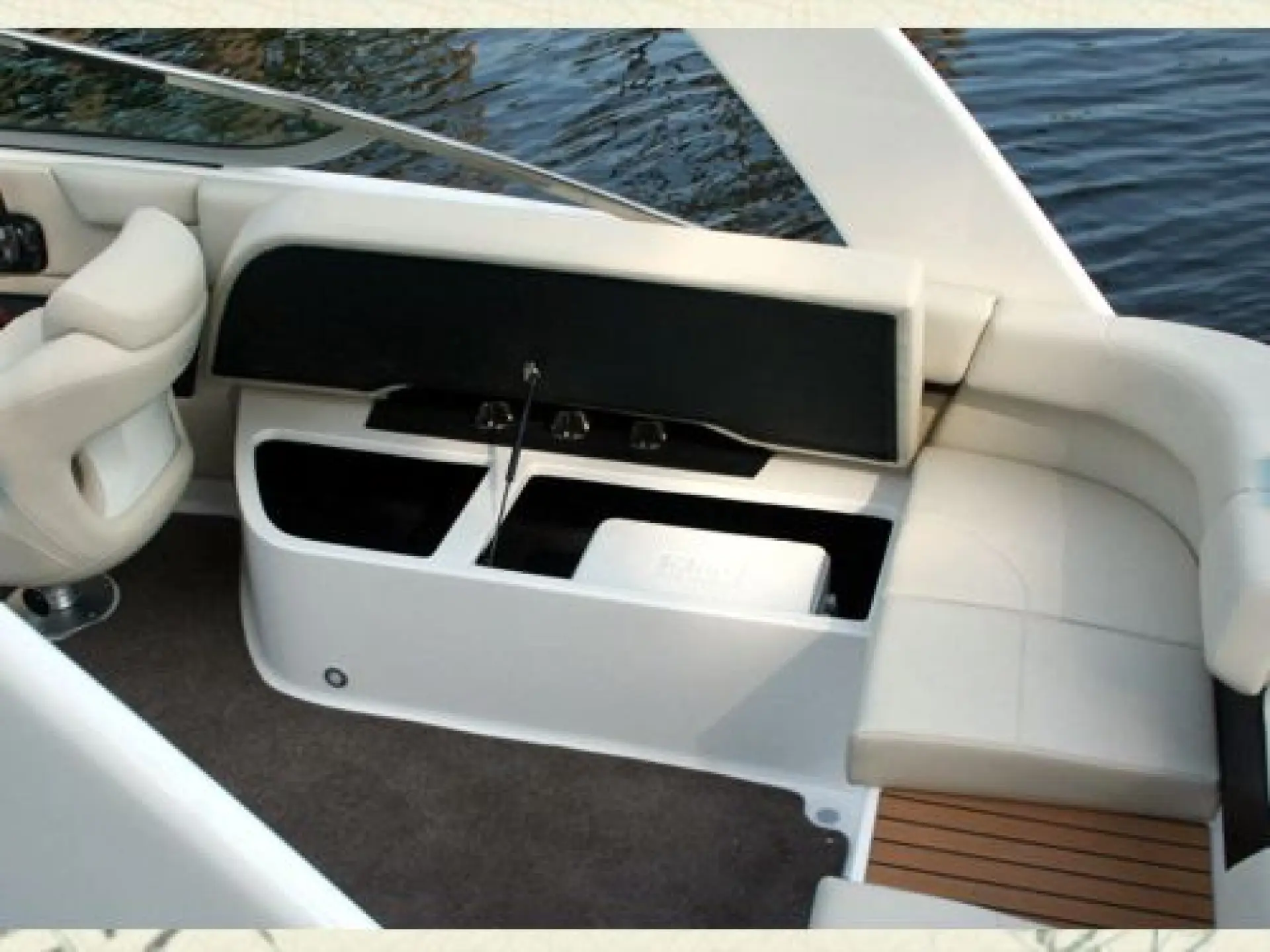 Regal 2500 Bowrider — 9/12
