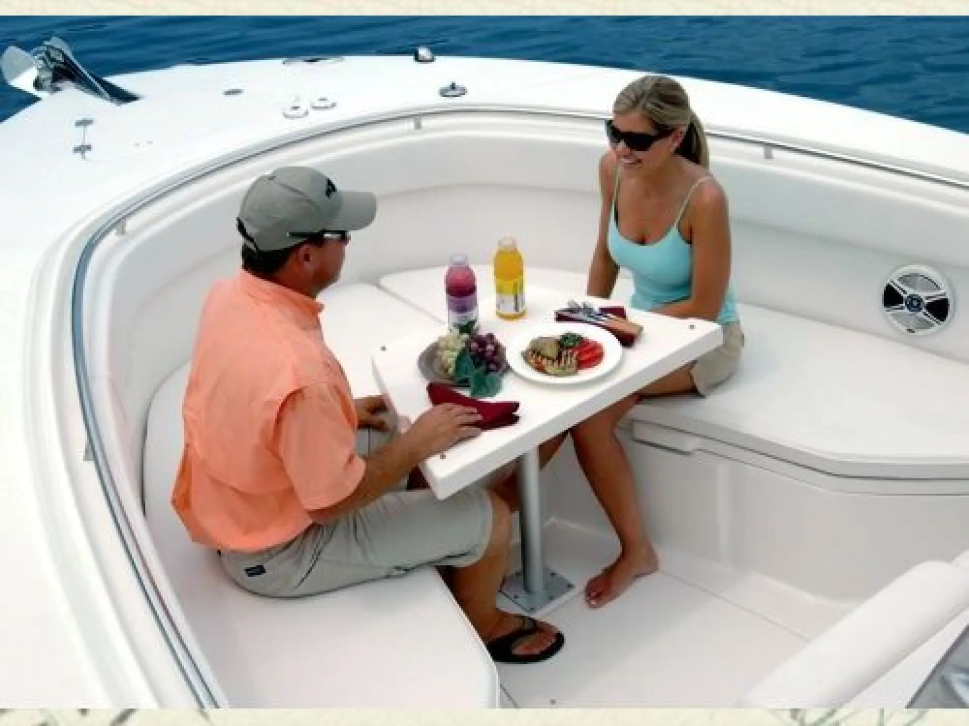 Robalo R 300 Center Console — 3/15