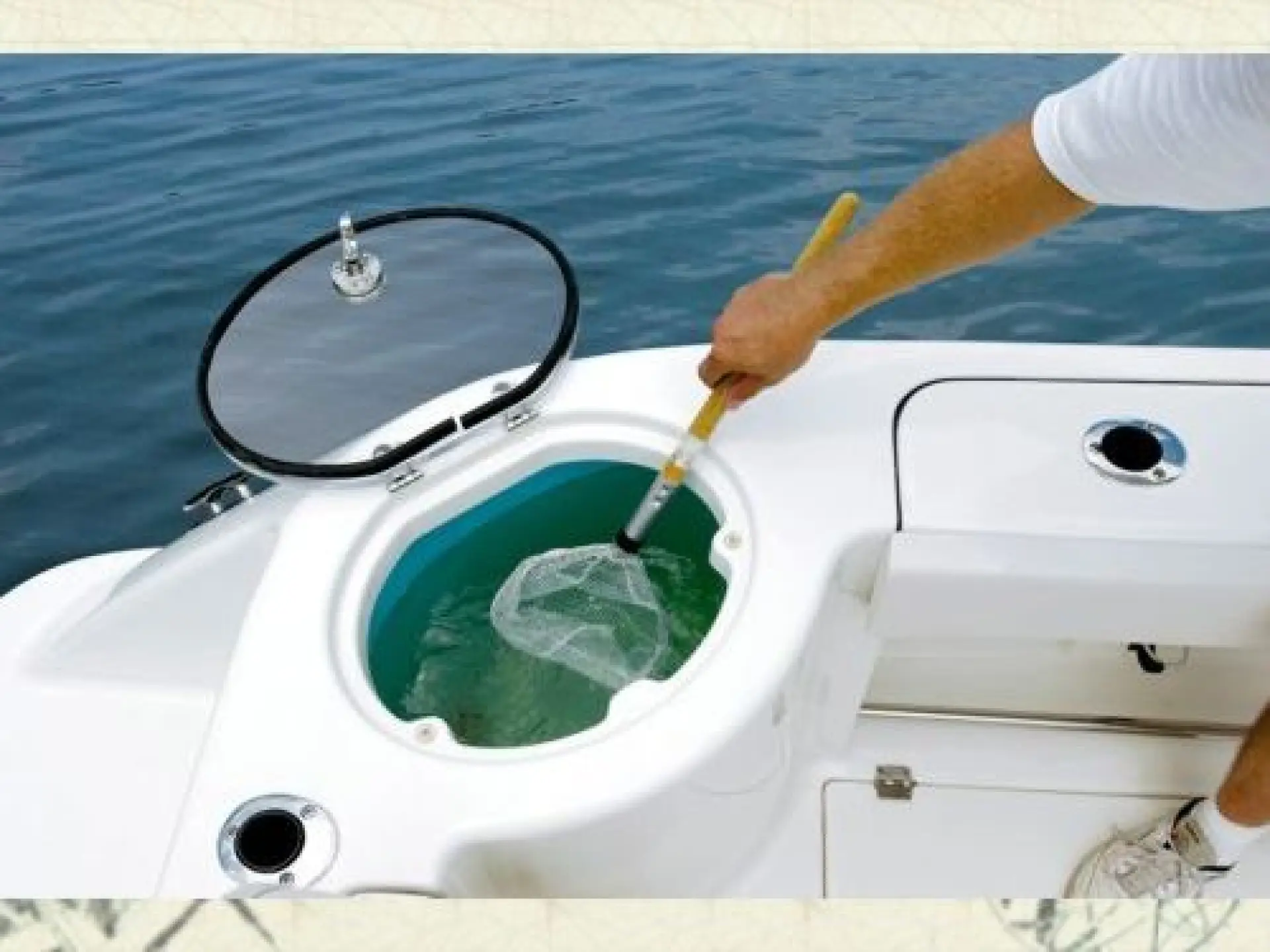 Robalo R 300 Center Console — 11/15