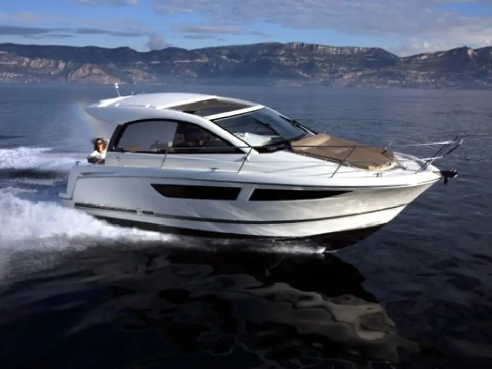 Leader 9 · 2010