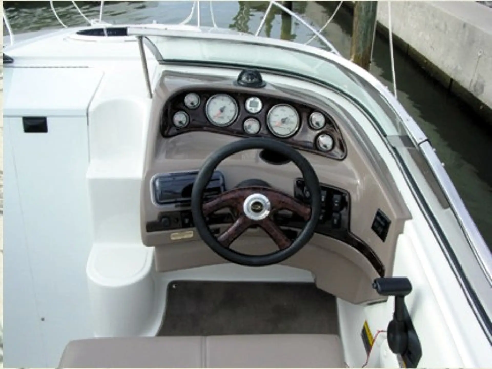 Regal 2650 Cuddy — 3/6