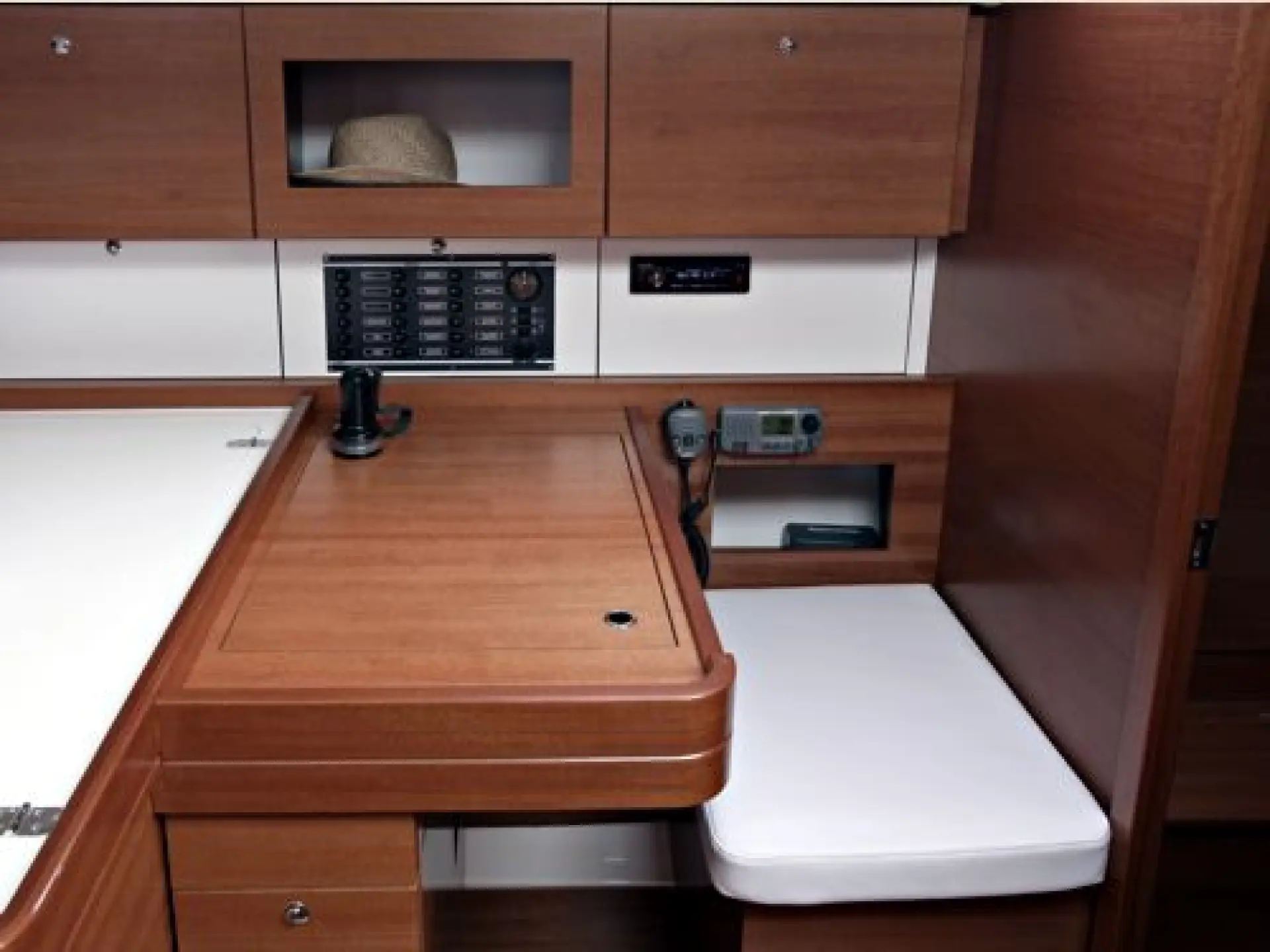 Dufour 375 Grand Large — 17/28