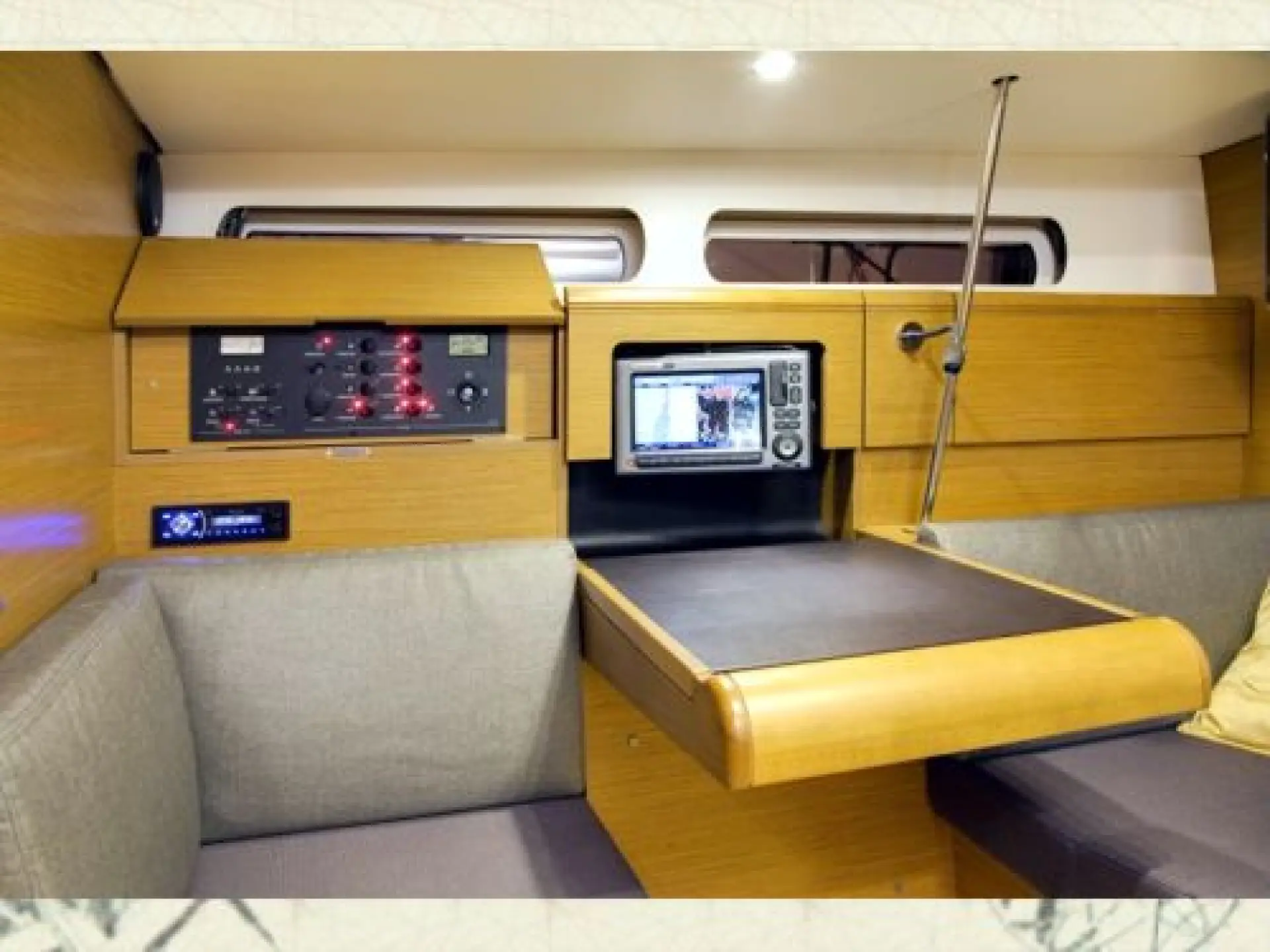 Sun Odyssey 409 — 18/27