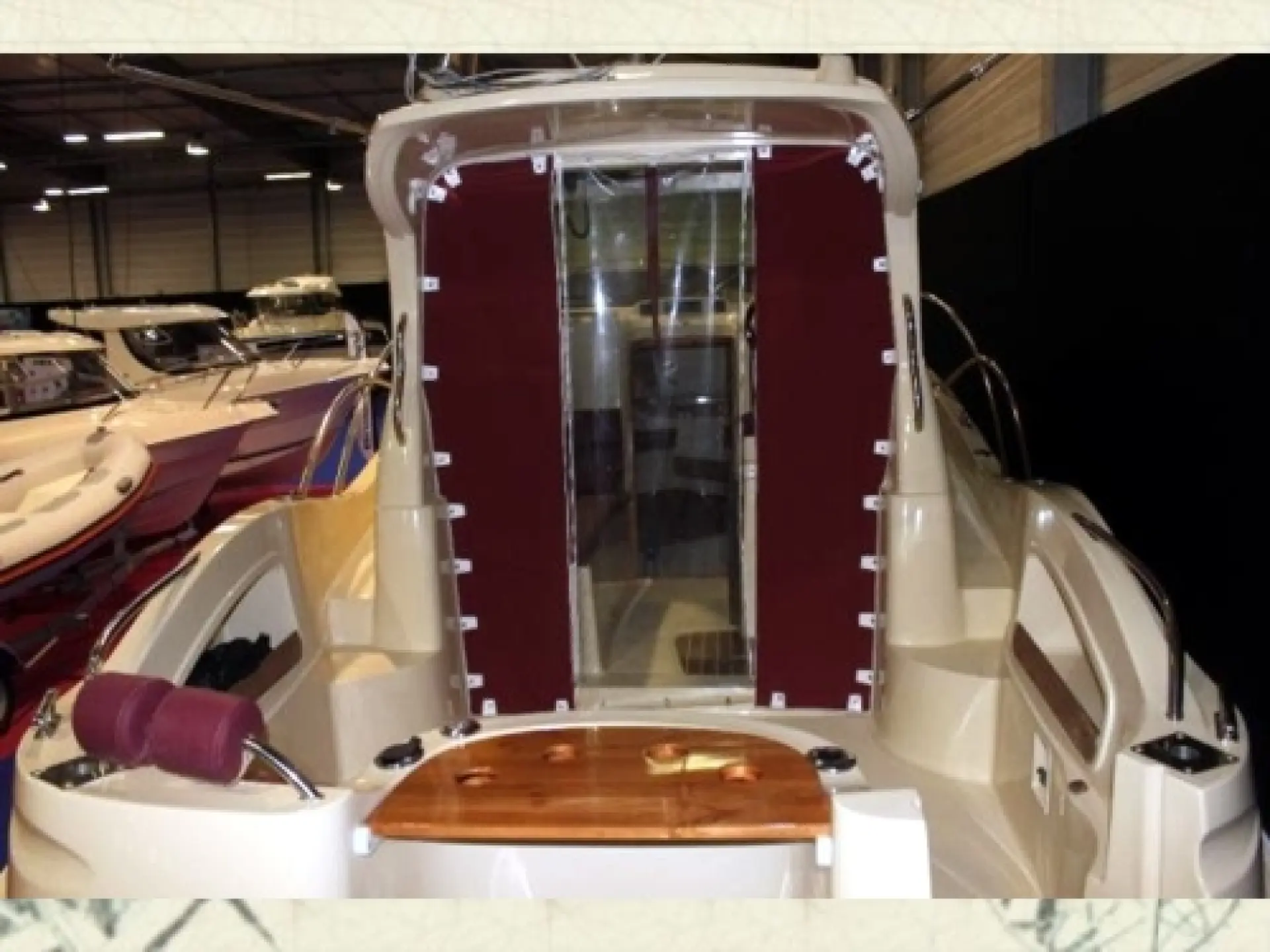 Casman 700 Cabin — 46/95