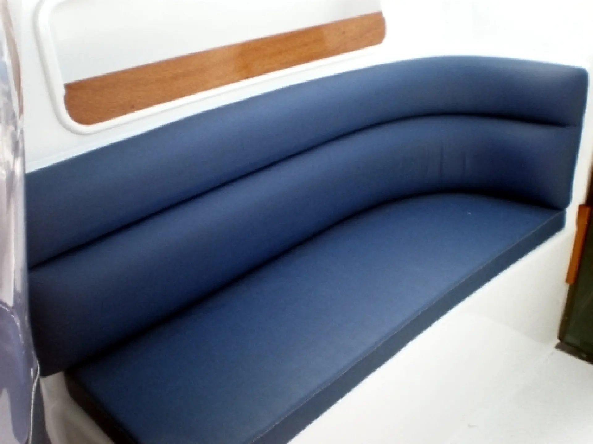 Casman 700 Cabin — 76/95