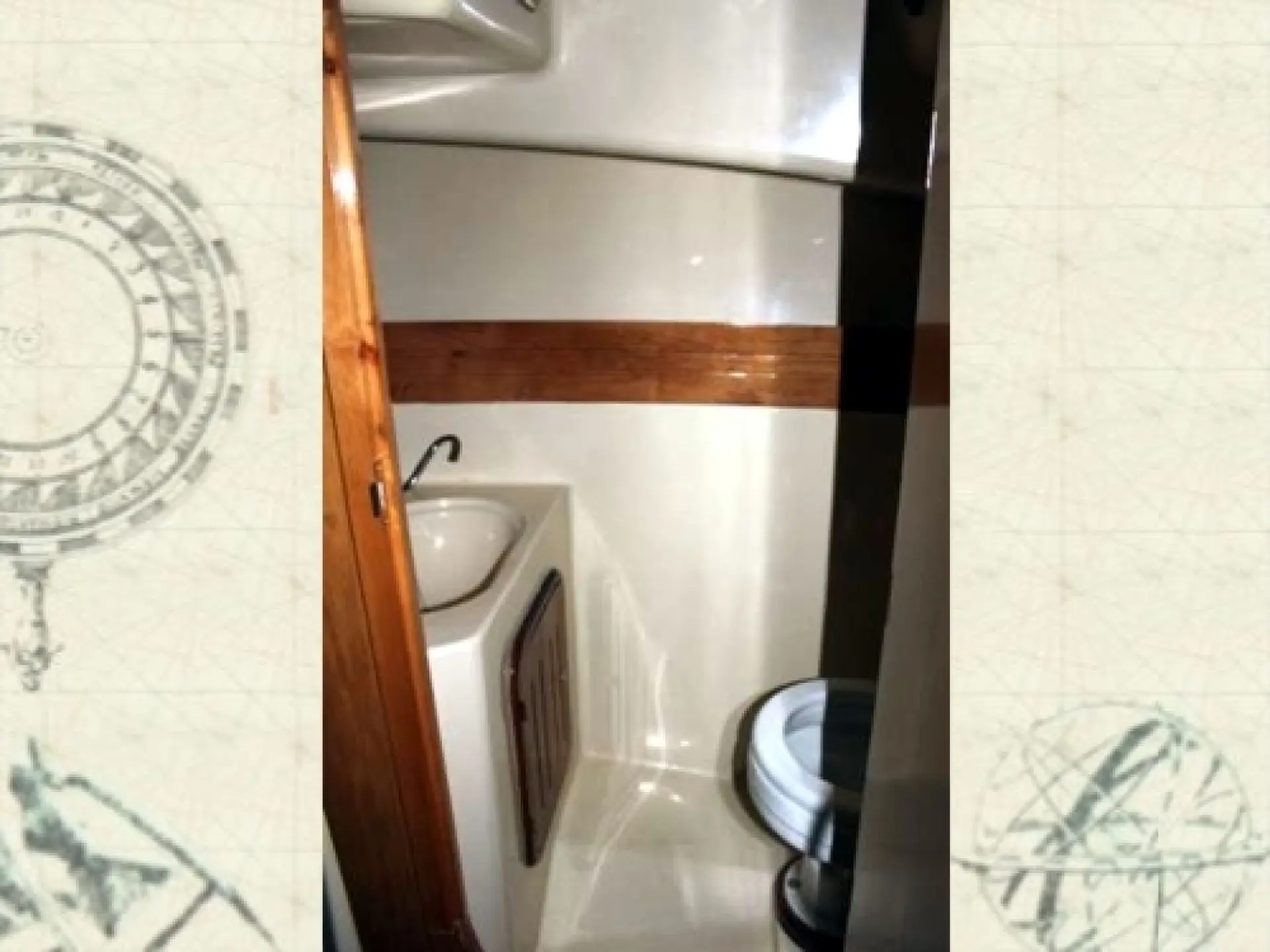 Casman 700 Cabin — 81/95