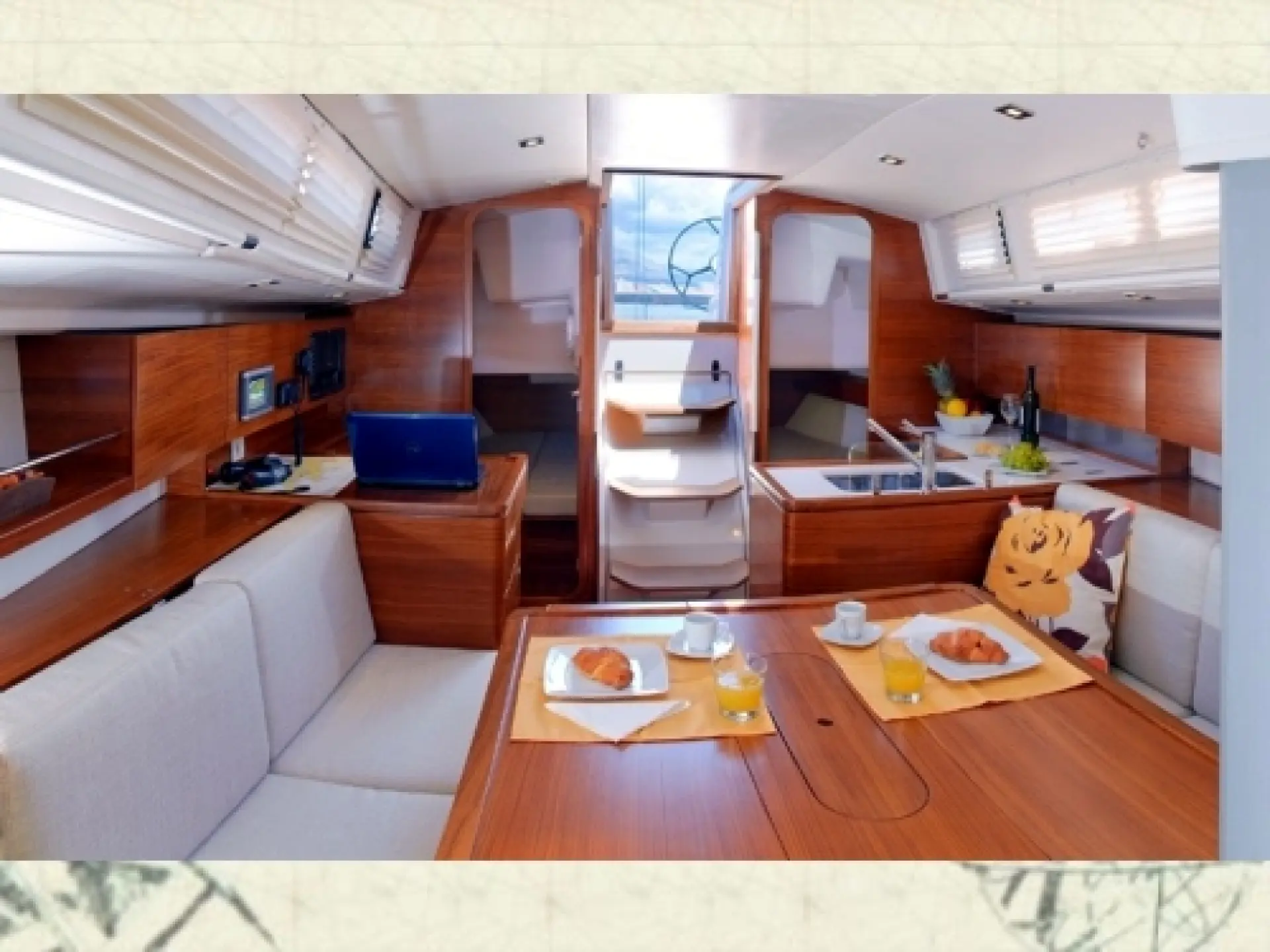 Salona 38 Nova — 10/13