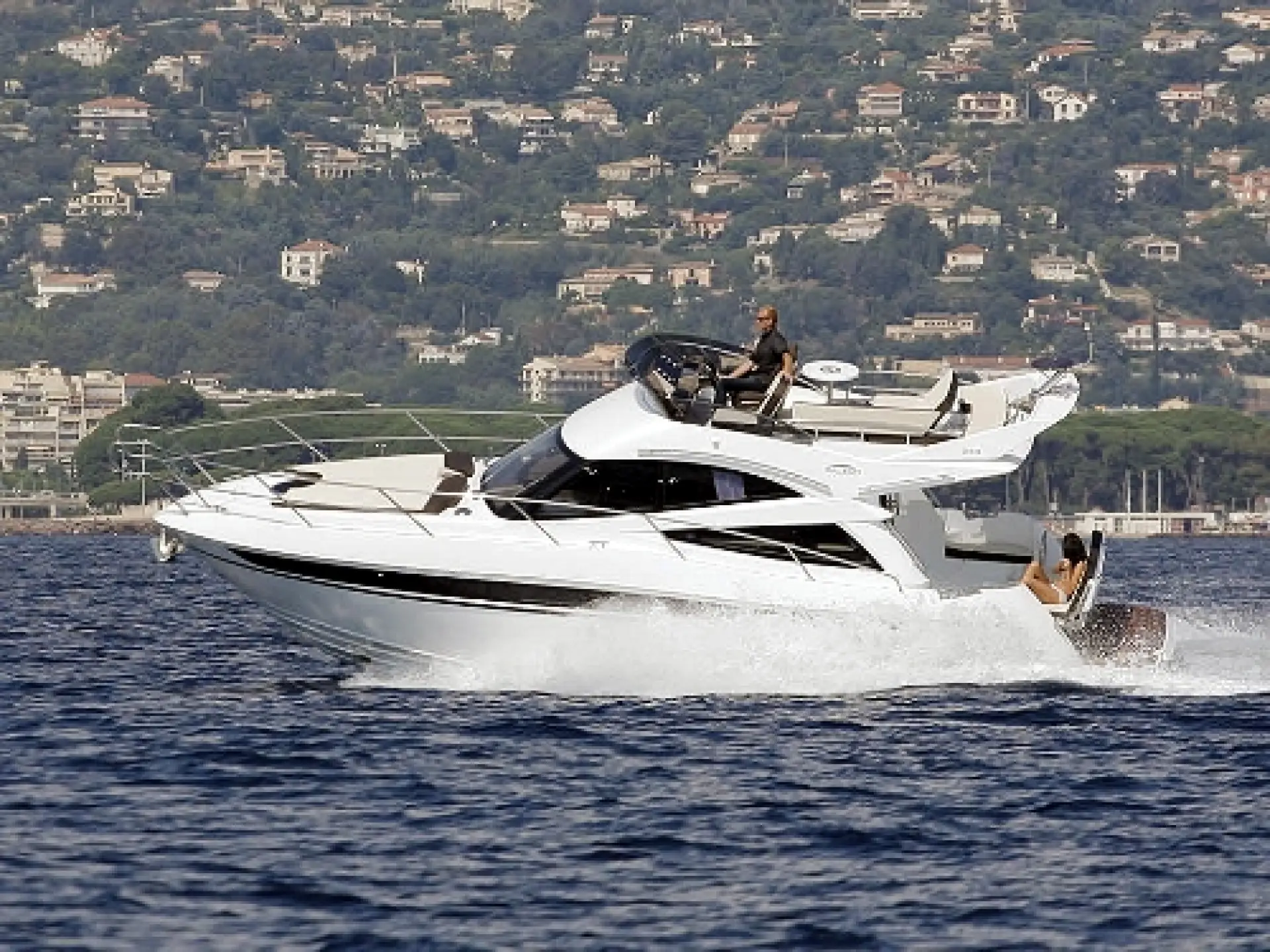 Galeon 340 Fly — 7/32