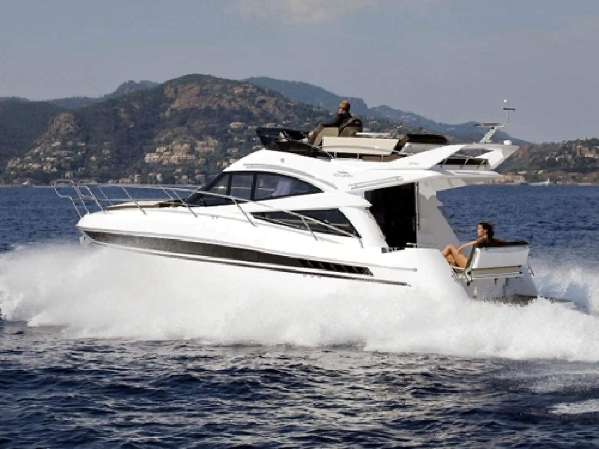 Galeon 340 Fly — 8/32