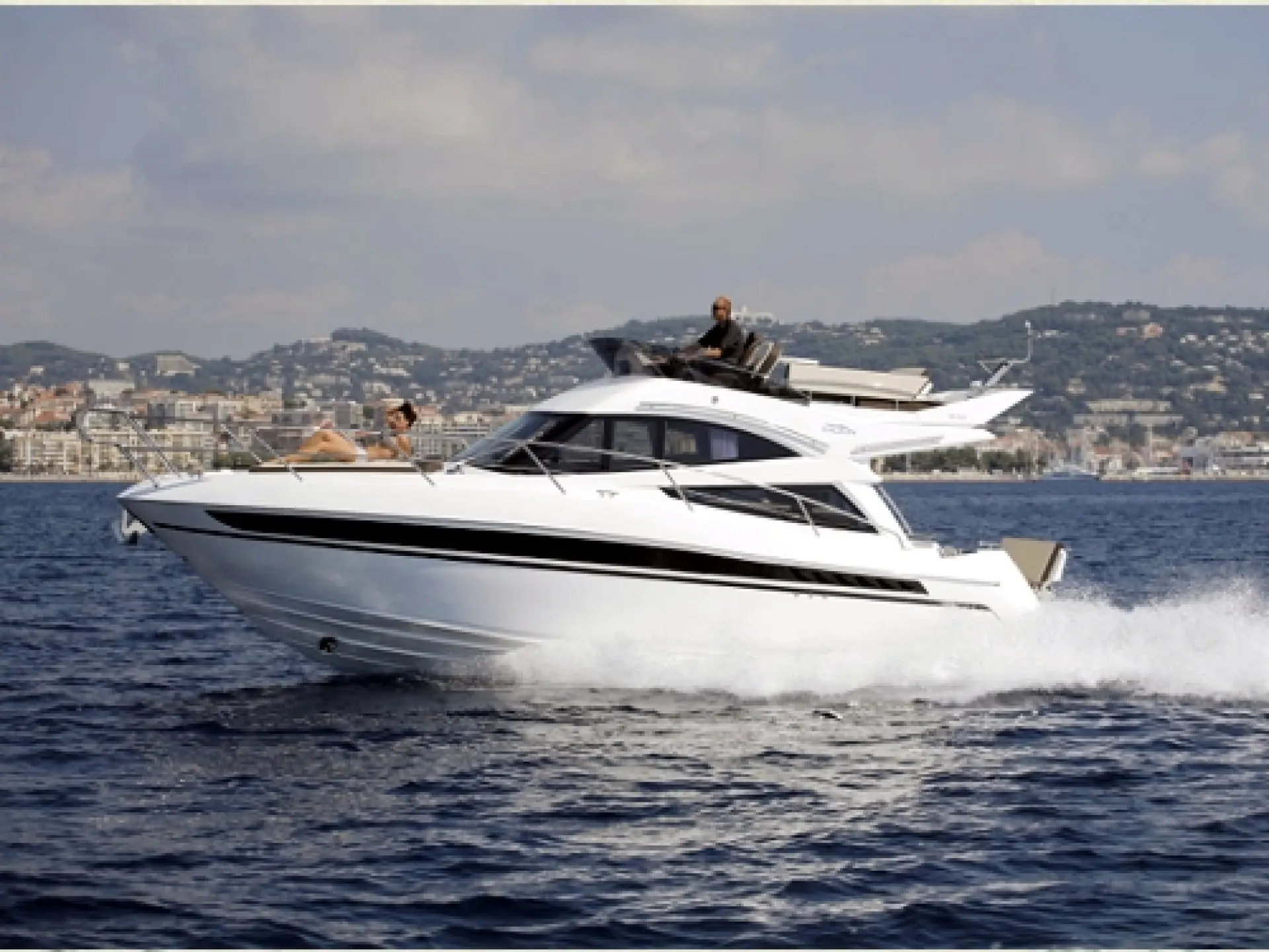 Galeon 340 Fly — 11/32