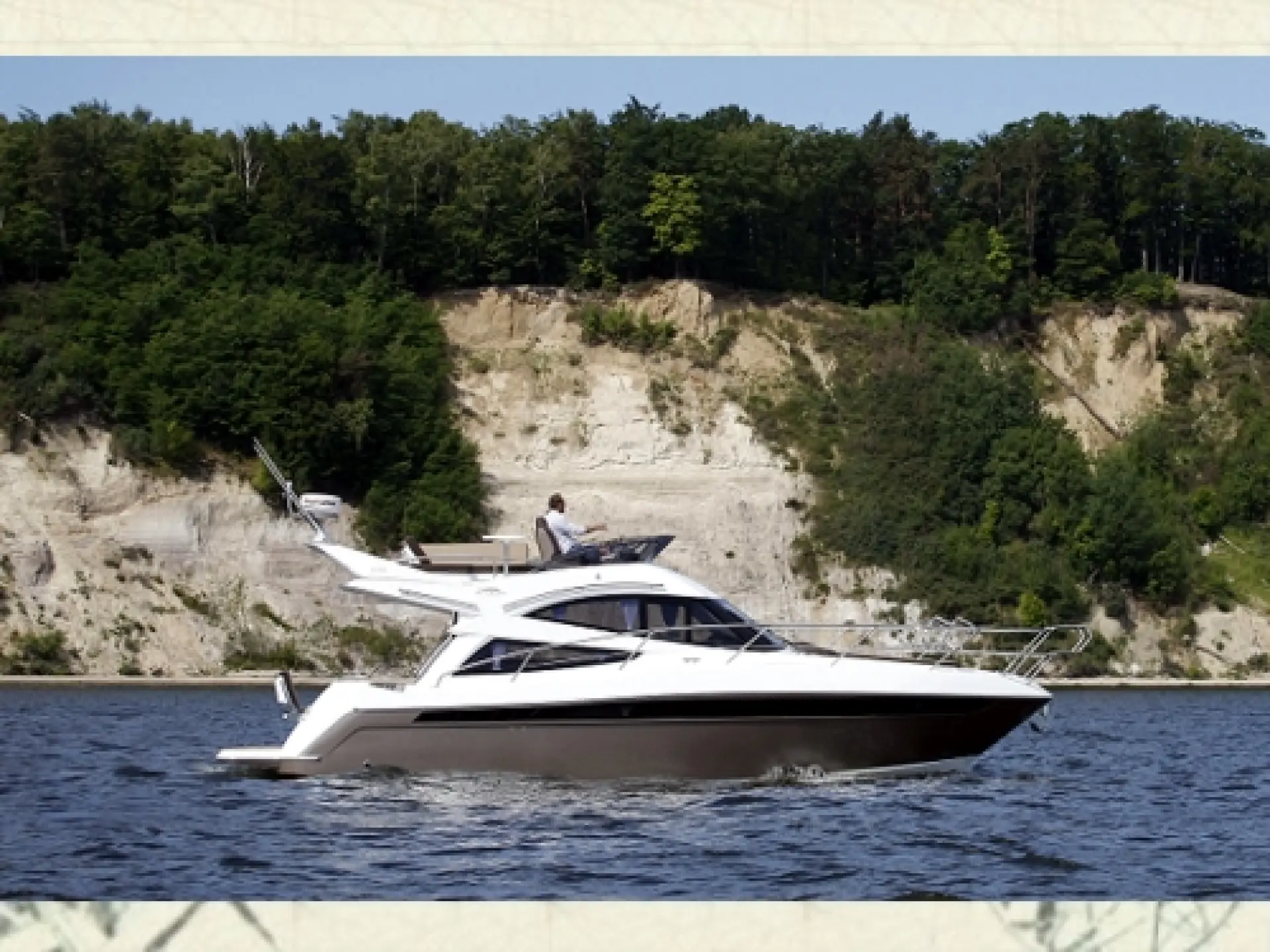 Galeon 340 Fly — 14/32