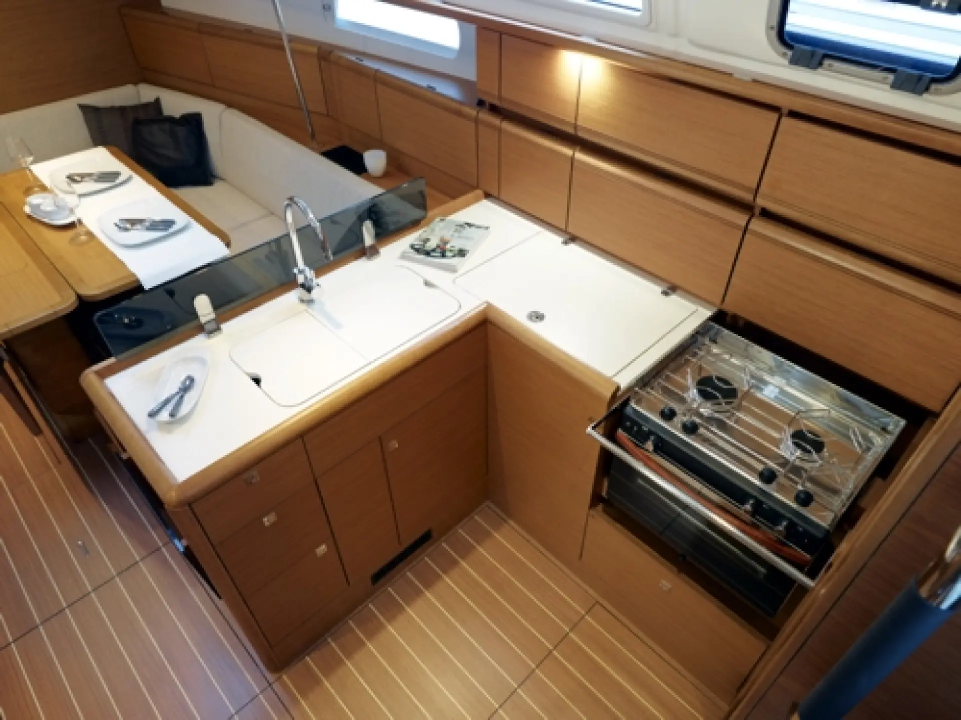 Sun Odyssey 379 — 22/30